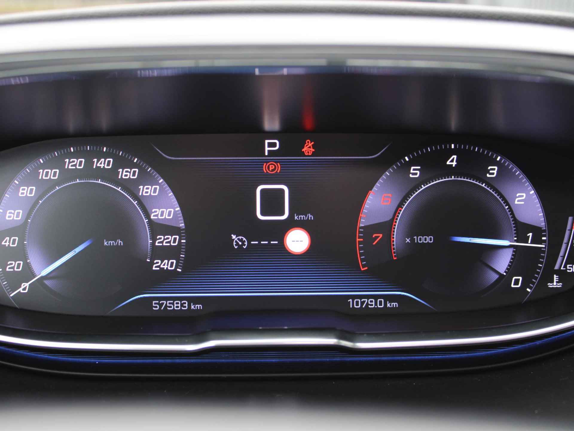 Peugeot 3008 1.2 PureTech Allure Automaat | Navi / Panoramadak / Camera - 16/27