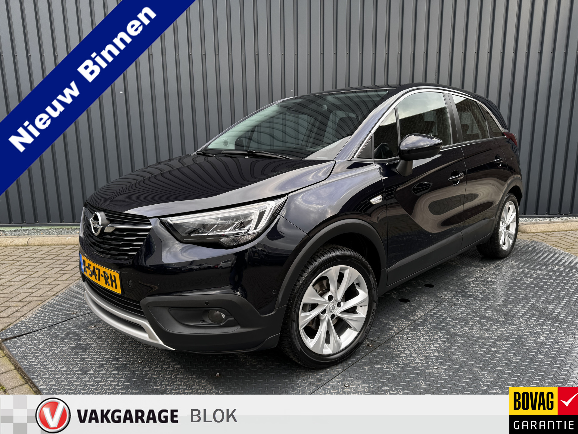 Opel Crossland X 1.2 Turbo 130Pk Aut. Innovation | 17'' | Keyless | Dodehoeksensoren | Camera | Prijs Rijklaar!! bij viaBOVAG.nl