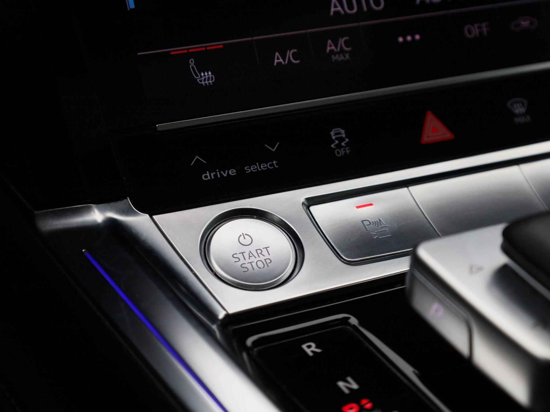 Audi e-tron e-tron 55 quattro advanced 95 kWh | Automaat | Leder | Navigatie | Camera spiegels | | Bang & Olufsen | Virtual cockpit | DAB | Stoel verwarming | Camera | Climate control | LMV | DAB - 25/51