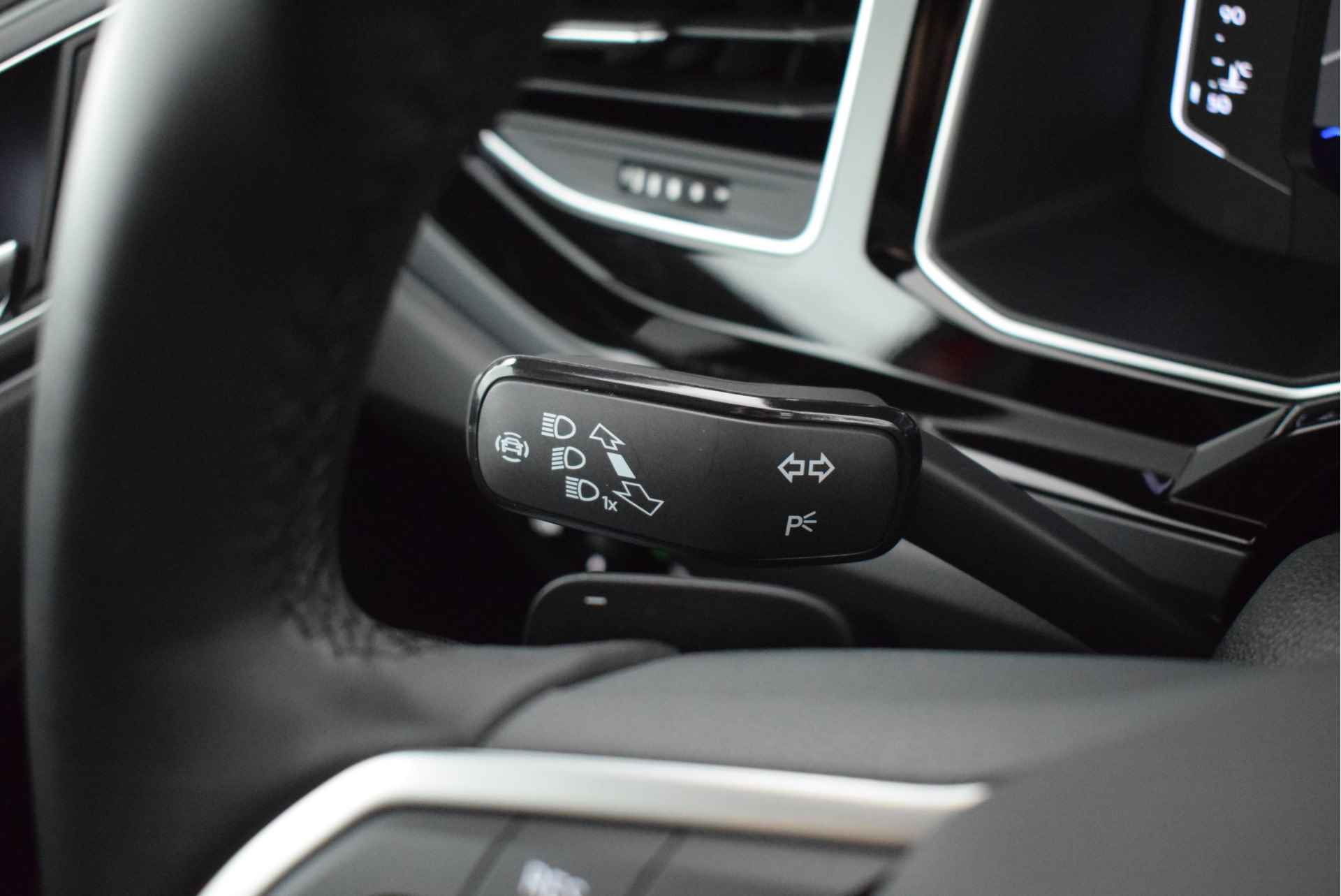 Volkswagen Taigo 1.0 TSI 110pk DSG 2x R-Line Keyless Camera Virtual Cockpit IQ.Light Navigatie - 13/51