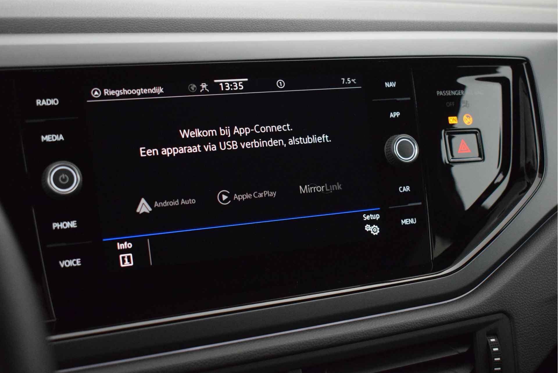 Volkswagen Taigo 1.0 TSI 110pk DSG 2x R-Line Keyless Camera Virtual Cockpit IQ.Light Navigatie - 21/51