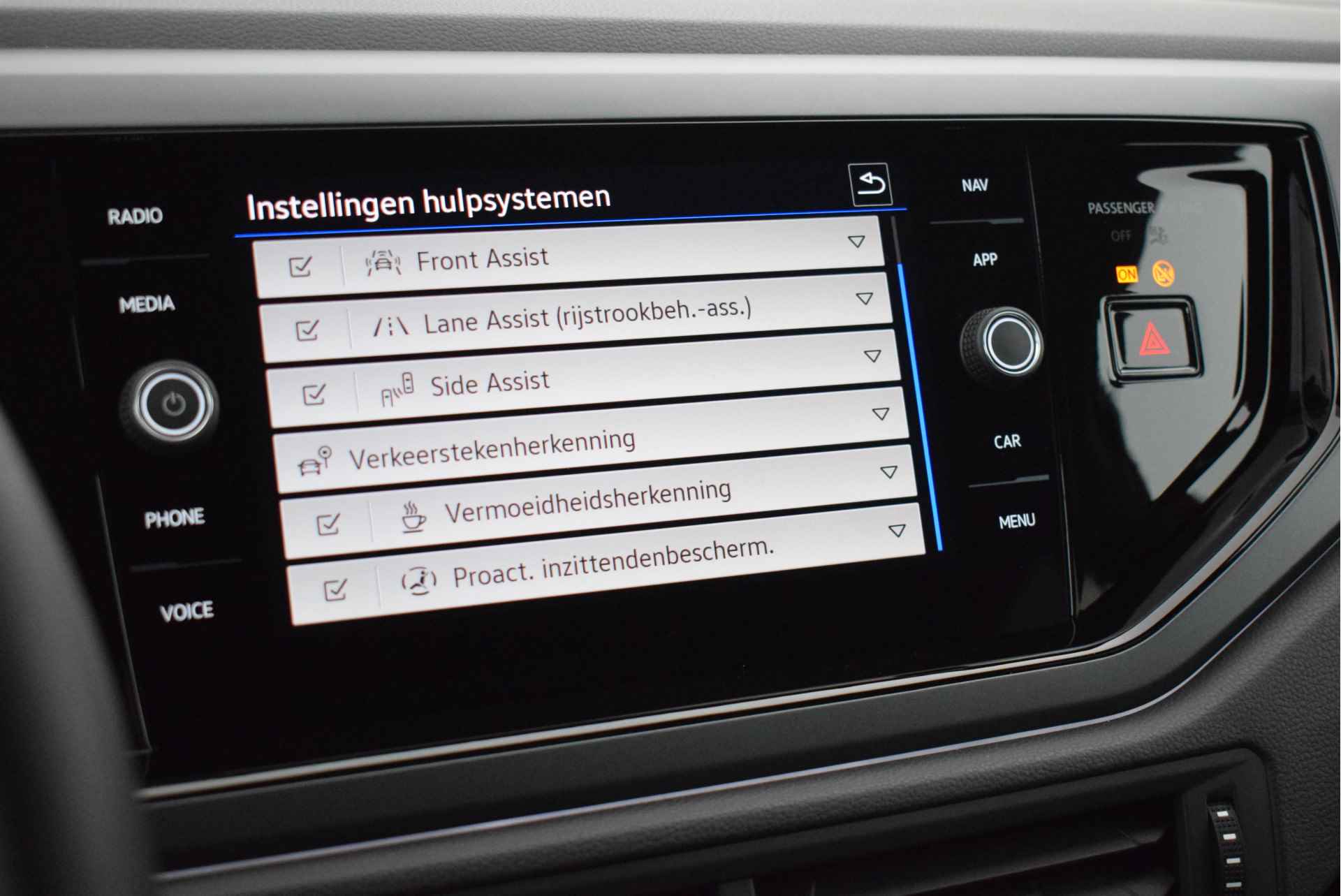 Volkswagen Taigo 1.0 TSI 110pk DSG 2x R-Line Keyless Camera Virtual Cockpit IQ.Light Navigatie - 27/51