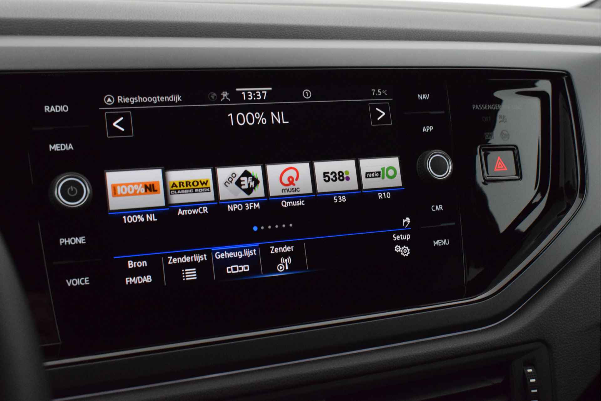 Volkswagen Taigo 1.0 TSI 110pk DSG 2x R-Line Keyless Camera Virtual Cockpit IQ.Light Navigatie - 31/51