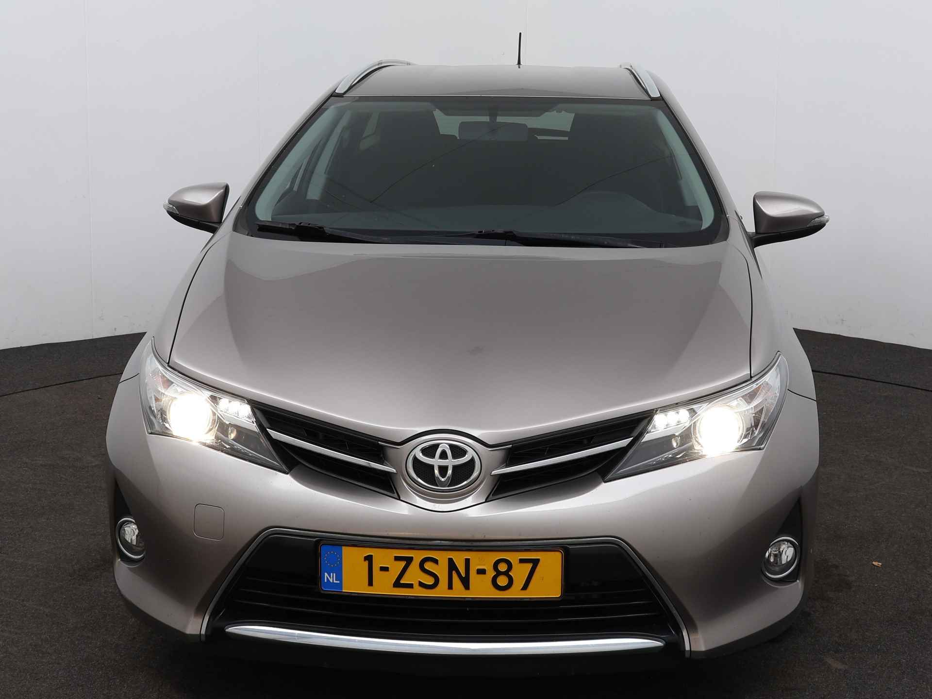 Toyota Auris Touring Sports 1.3 VVT-i Aspiration | Navigatie | Camera | LM Velgen | Stoelverwarming | - 27/41