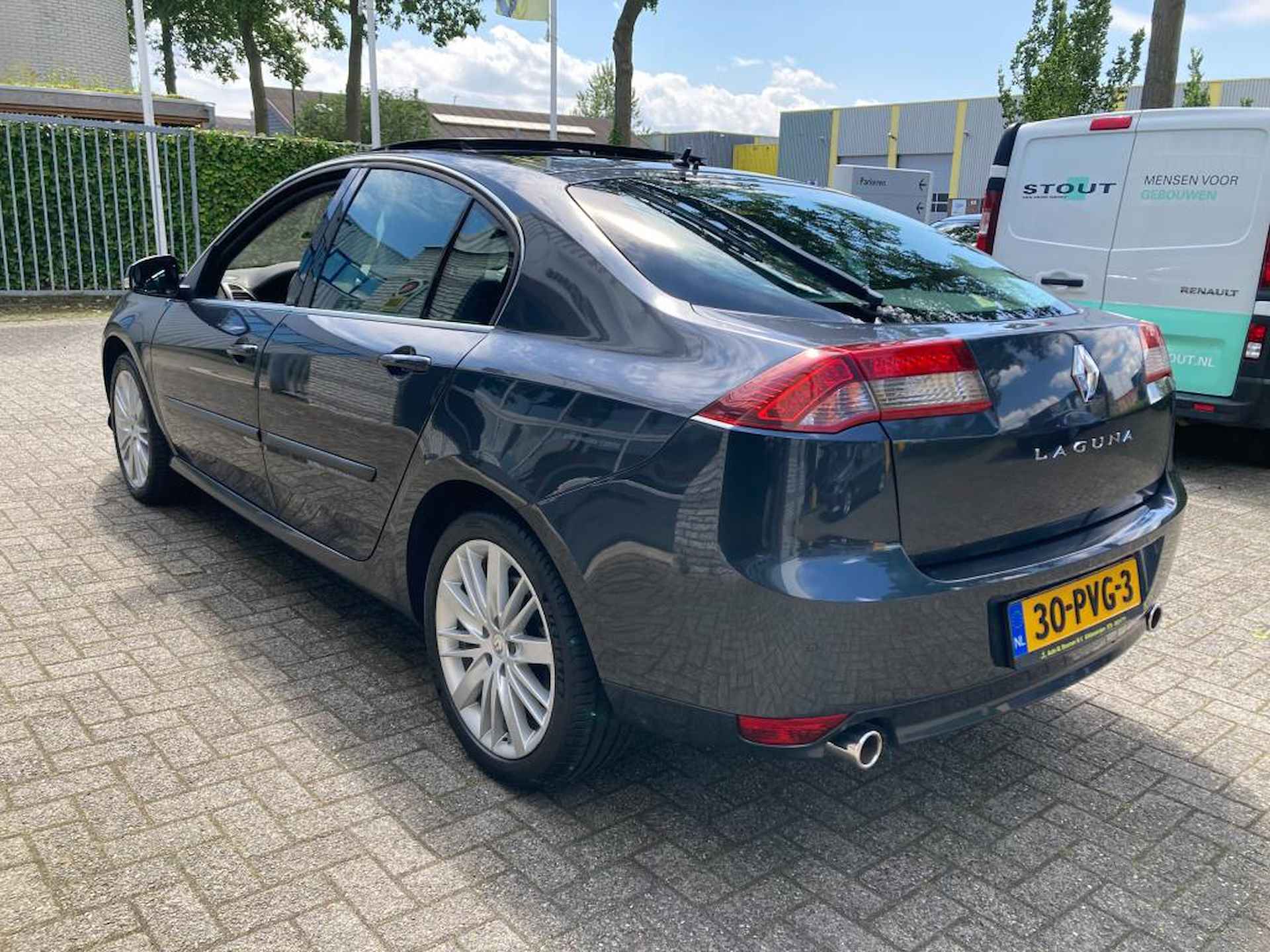 Renault Laguna 2.0 T Initiale - 5/15