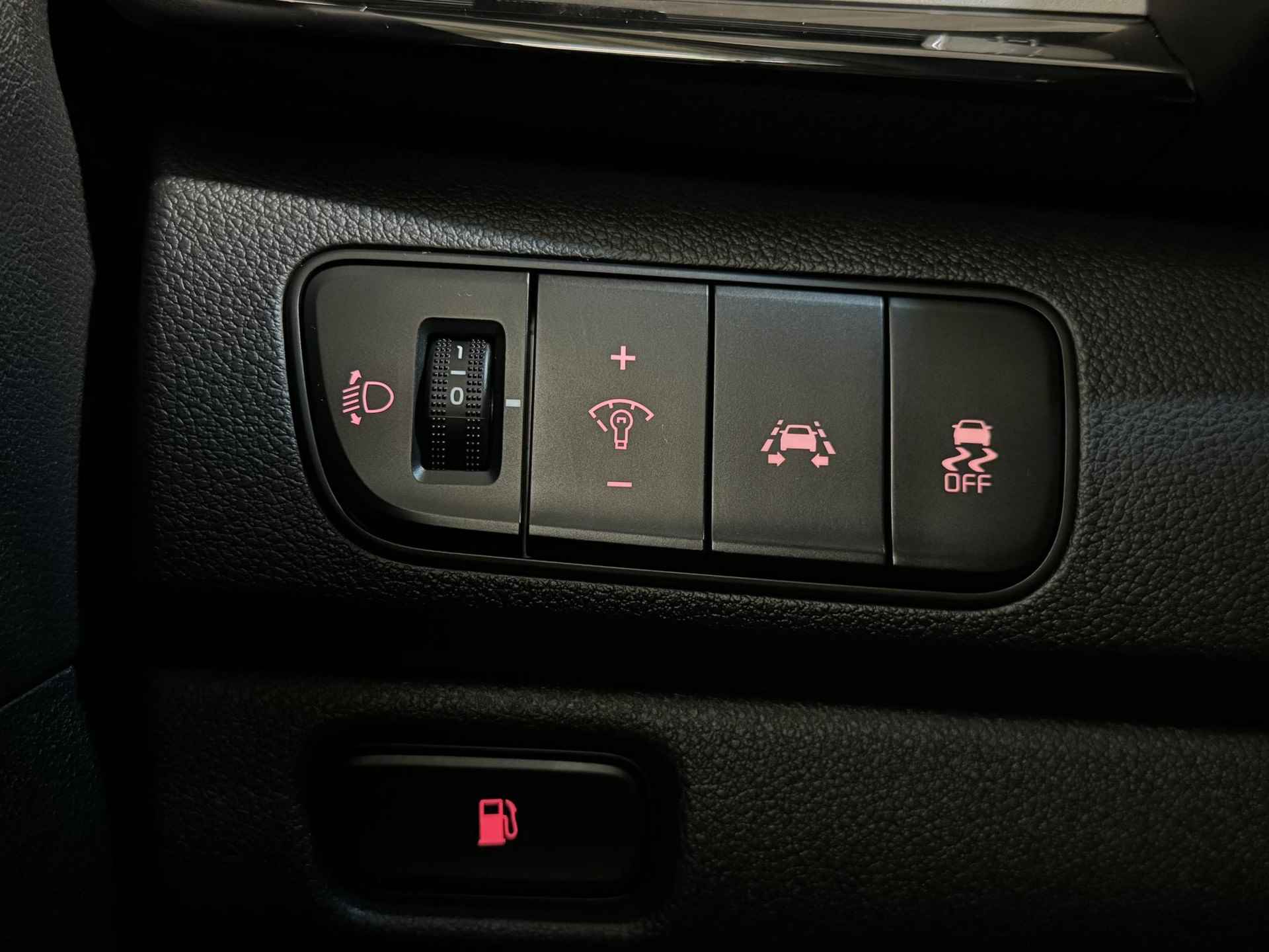 Kia Niro 1.6 GDi Hybrid First Edition | Trekhaak | Navi | Privacy glass | Cruise control | Climate control | Achteruitrij camera | Parkeersensoren achter - 20/33