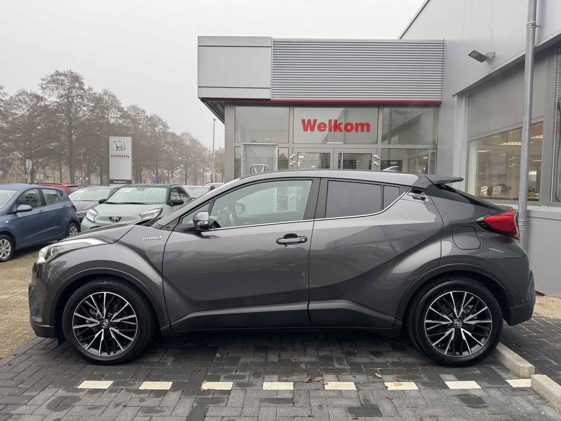 Toyota C-HR 1.8 Hybrid Dynamic Trekhaak, Navigatie, Stoelverwarming, Cruise control , All-in Rijklaarprijs - 3/41