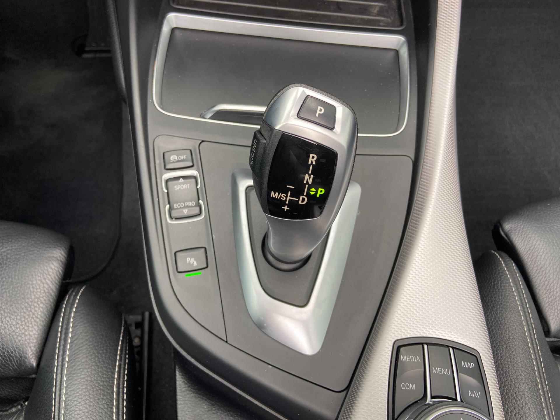 BMW 2-serie Cabrio 218i (136pk) M-Sport automaat - leder - stuurverwarming - 39/48