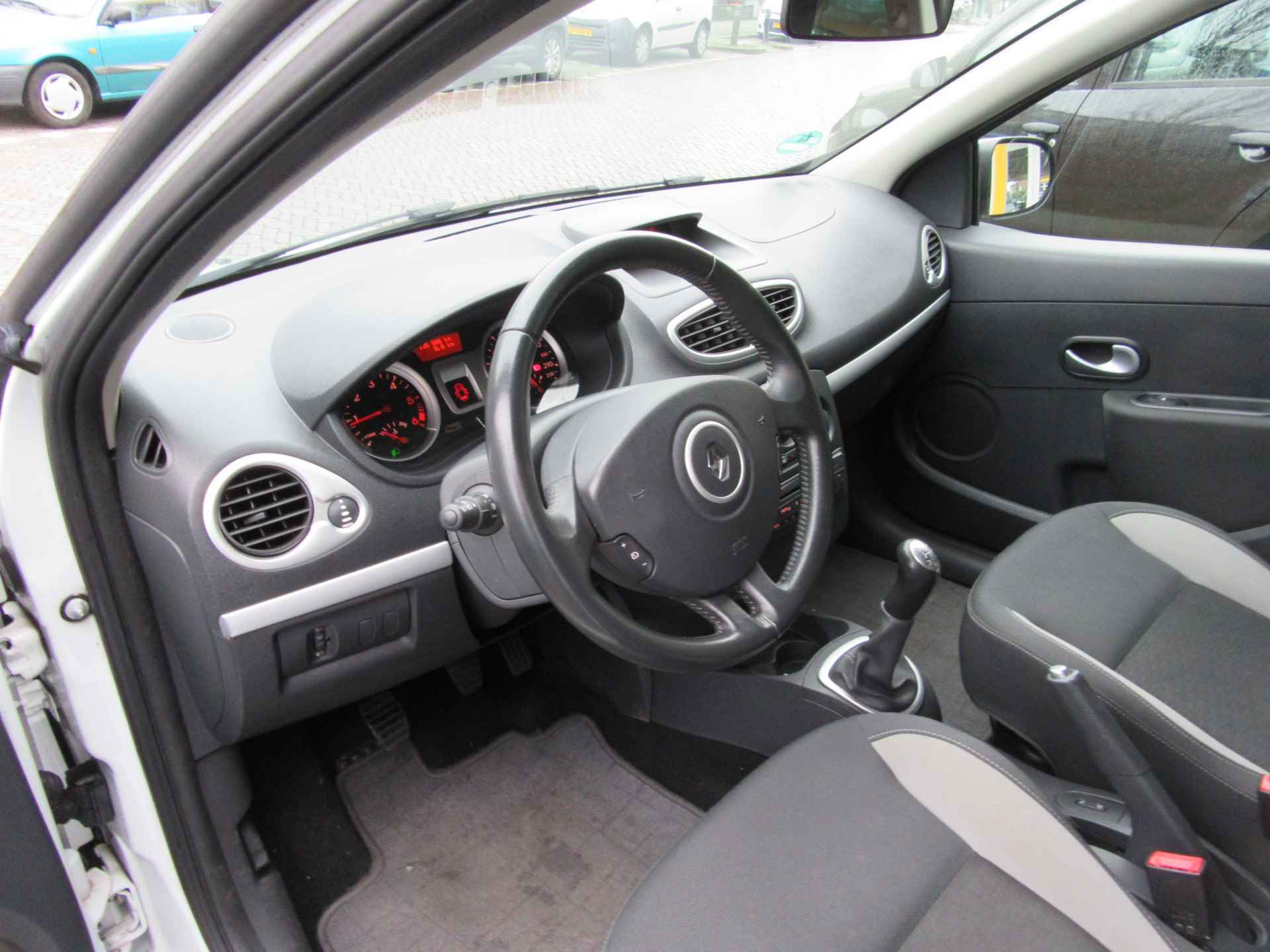 Renault Clio 1.5 dCi Parisienne Airco Lichtmetalenvelgen Cpv elektr.ramen - 11/18