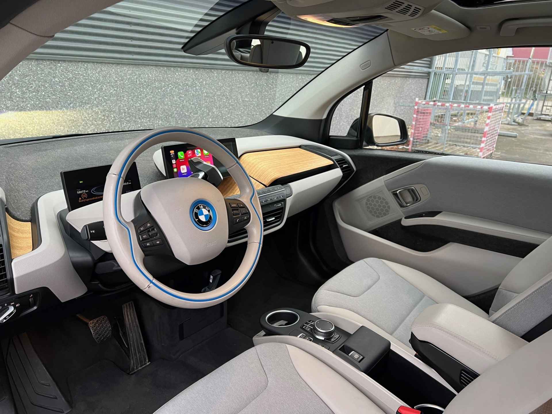 BMW i3 Executive 120Ah 42 kWh Schuifdak/Carplay/Adaptive/Sport/Loft/20"/3-fase - 2/47