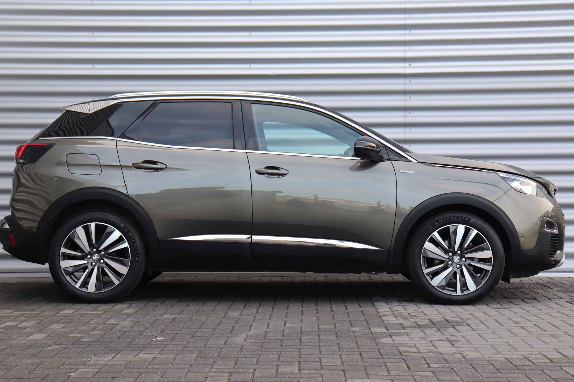 Peugeot 3008 1.2 PURETECH 130PK GT-LINE / NAVI / LEDER / XENON / CLIMA / LED / PDC / 19" LMV / KEYLESS / CAMERA / PANO. DAK / BLUETOOTH / CRU - 3/45