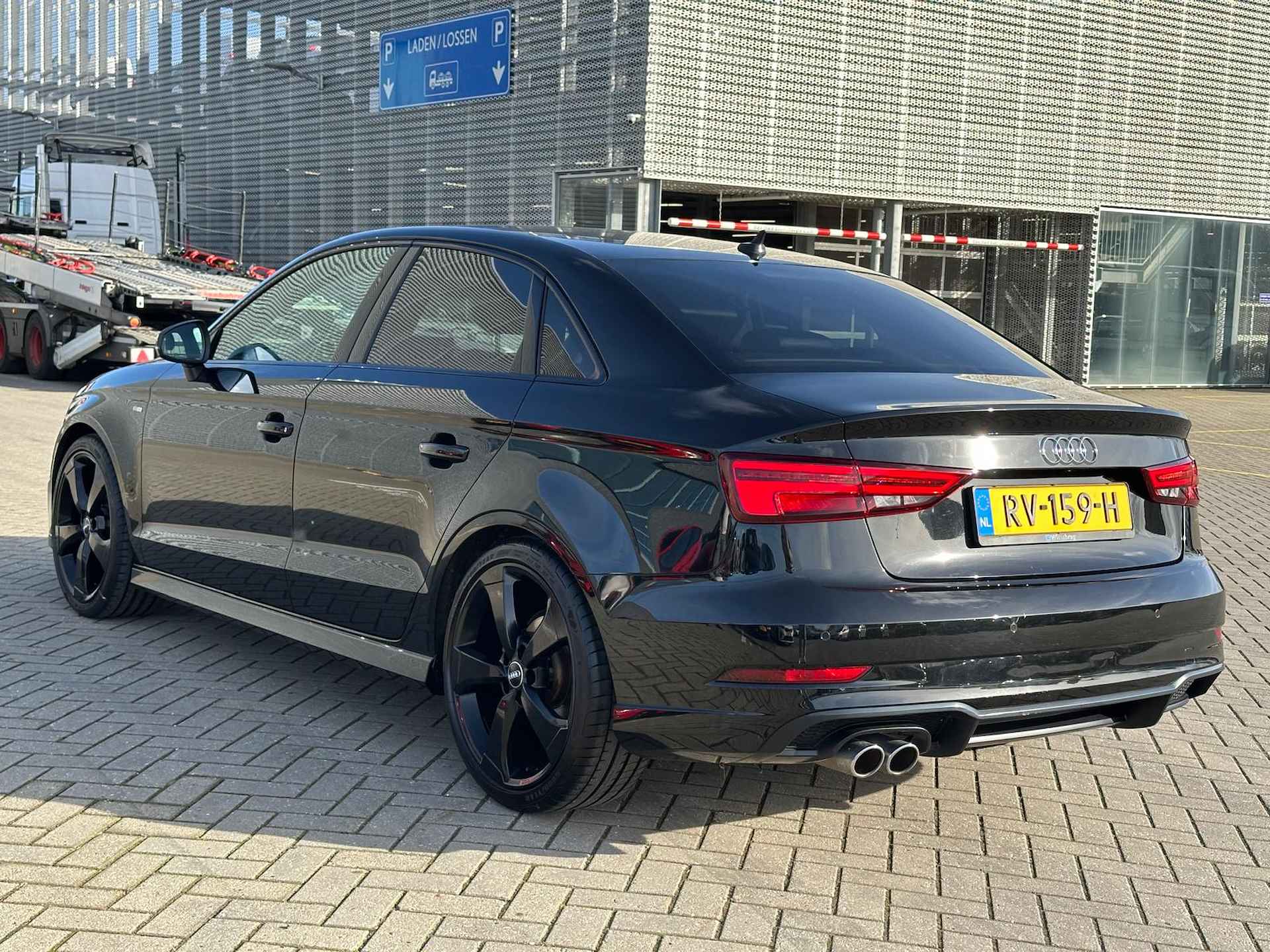 Audi A3 Limousine 1.5 TFSI CoD Sport S Line Edition / 3 x S-line / Half leer alcantara / Navi / 19 Inch / Parkeersensoren v+a - 6/30