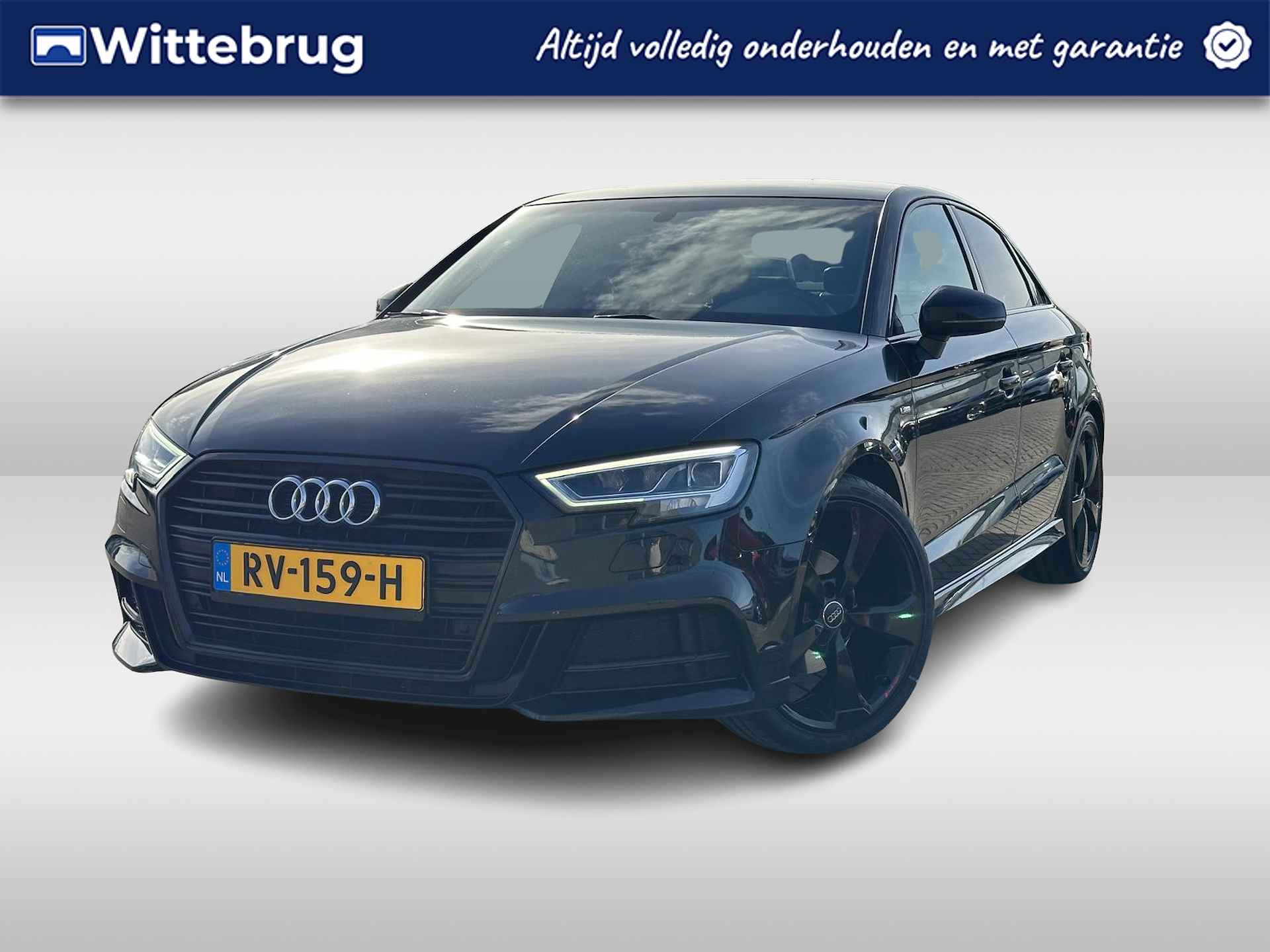 Audi A3 Limousine 1.5 TFSI CoD Sport S Line Edition / 3 x S-line / Half leer alcantara / Navi / 19 Inch / Parkeersensoren v+a