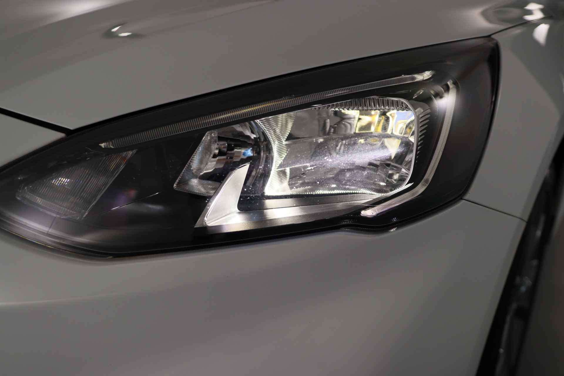 Ford FOCUS Wagon 1.0 EcoBoost ST Line Business | Dealer Onderhouden! | LED | Navi | Winterpack | Clima | Parkeersensoren | Keyless | 17'' Lichtme - 17/42