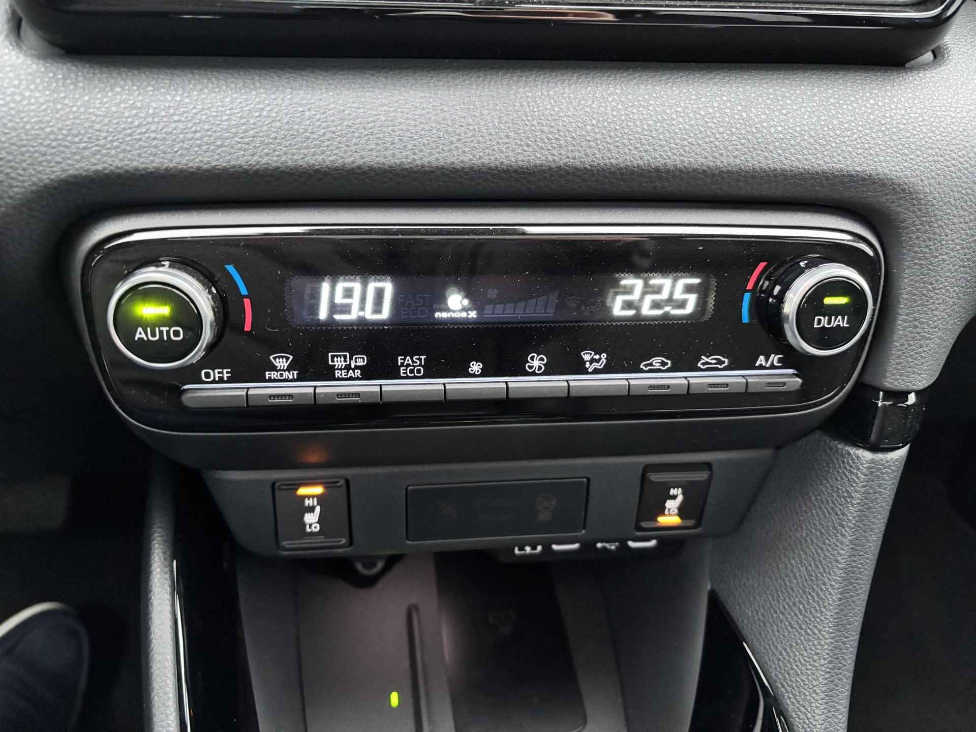 Toyota Yaris 1.5 Hybrid 130 Launch Edition, Panoramadak, JBL, Head up display, BSM - 40/50