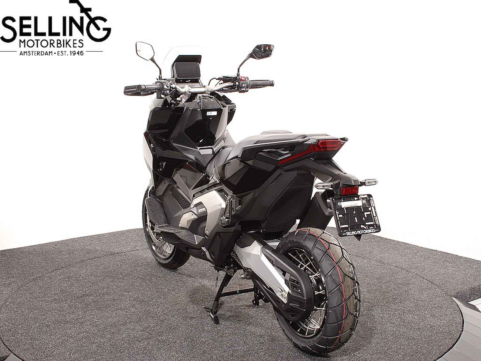 Honda X-ADV 750 Graphite Black - 4/7