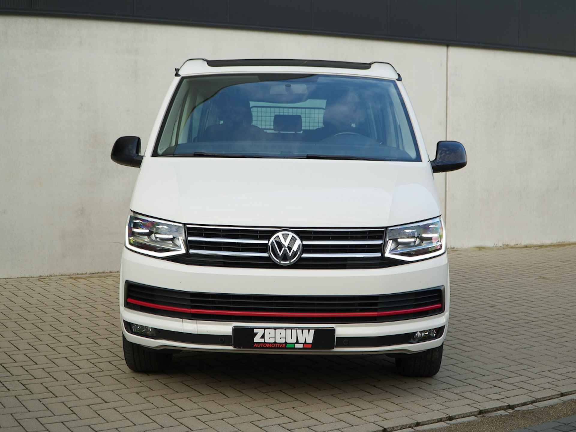 Volkswagen California T6 2.0 TDI 150 PK DSG California Beach Edition | Trekhaak - 8/41