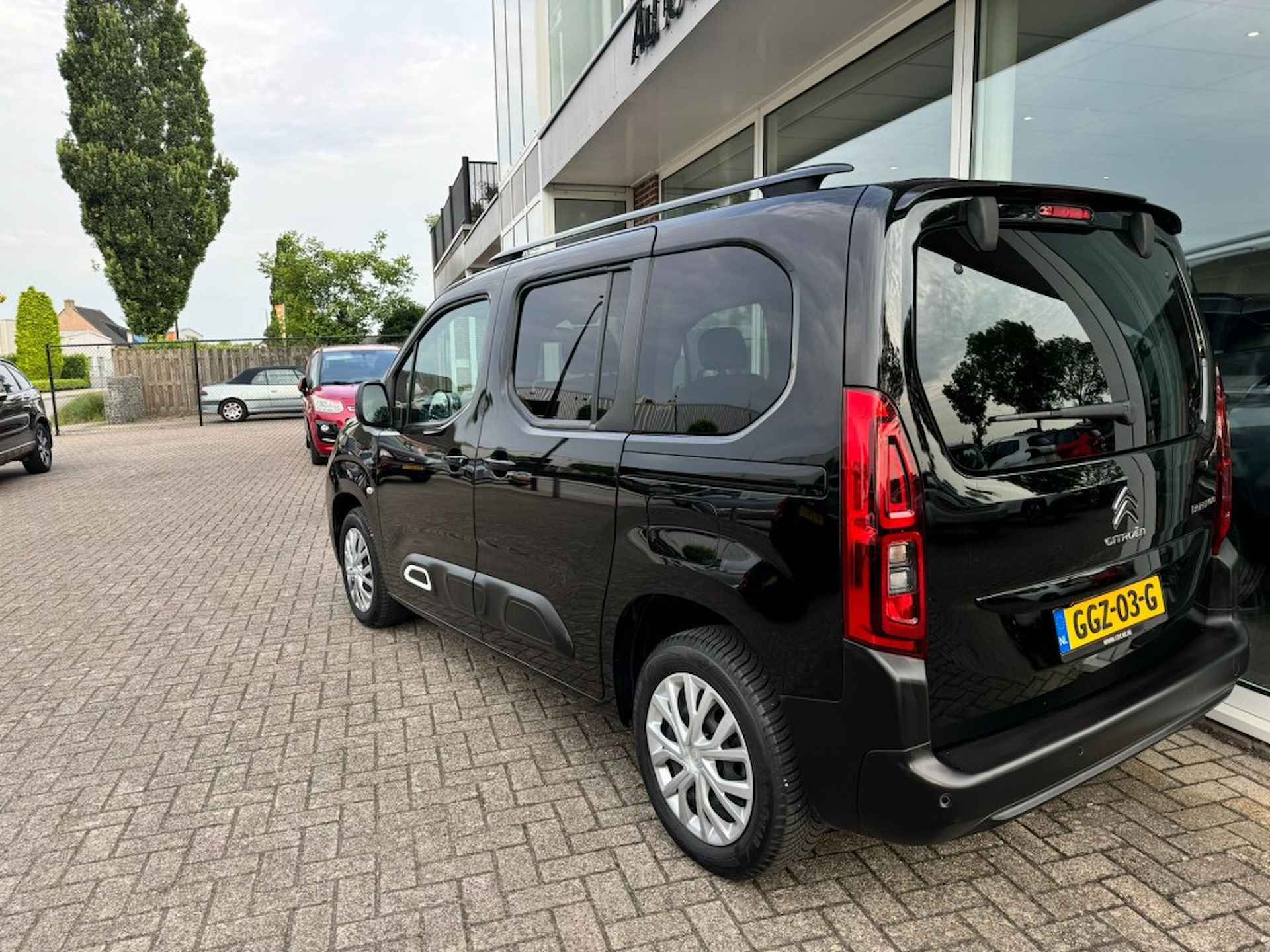 CITROEN Berlingo 1.2 PURETECH SHINE/ALL IN PRIJS/STOELVERWARMING - 8/31