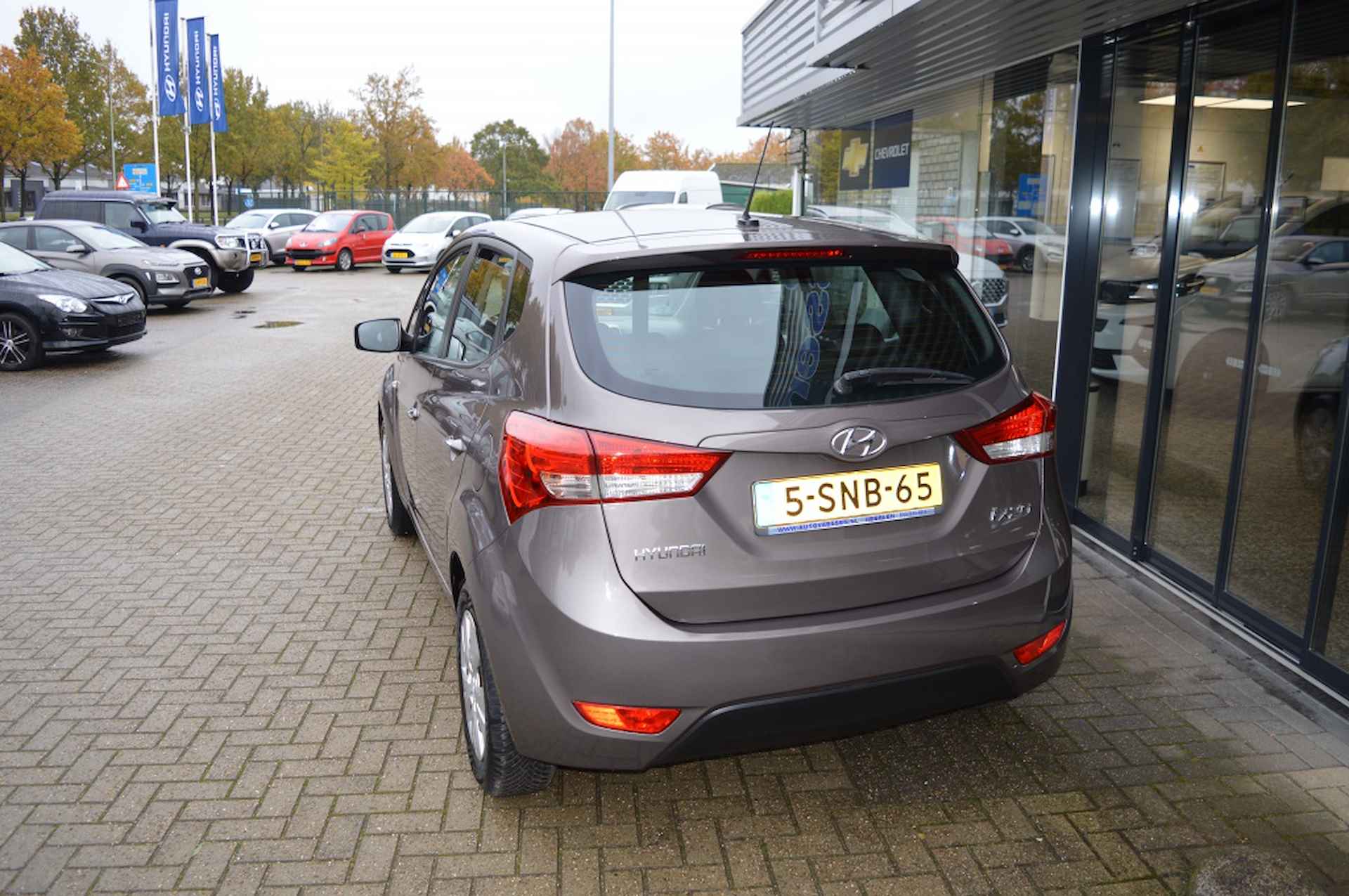 Hyundai ix20 1.6i 125pk Automaat Airco All weather banden - 8/18