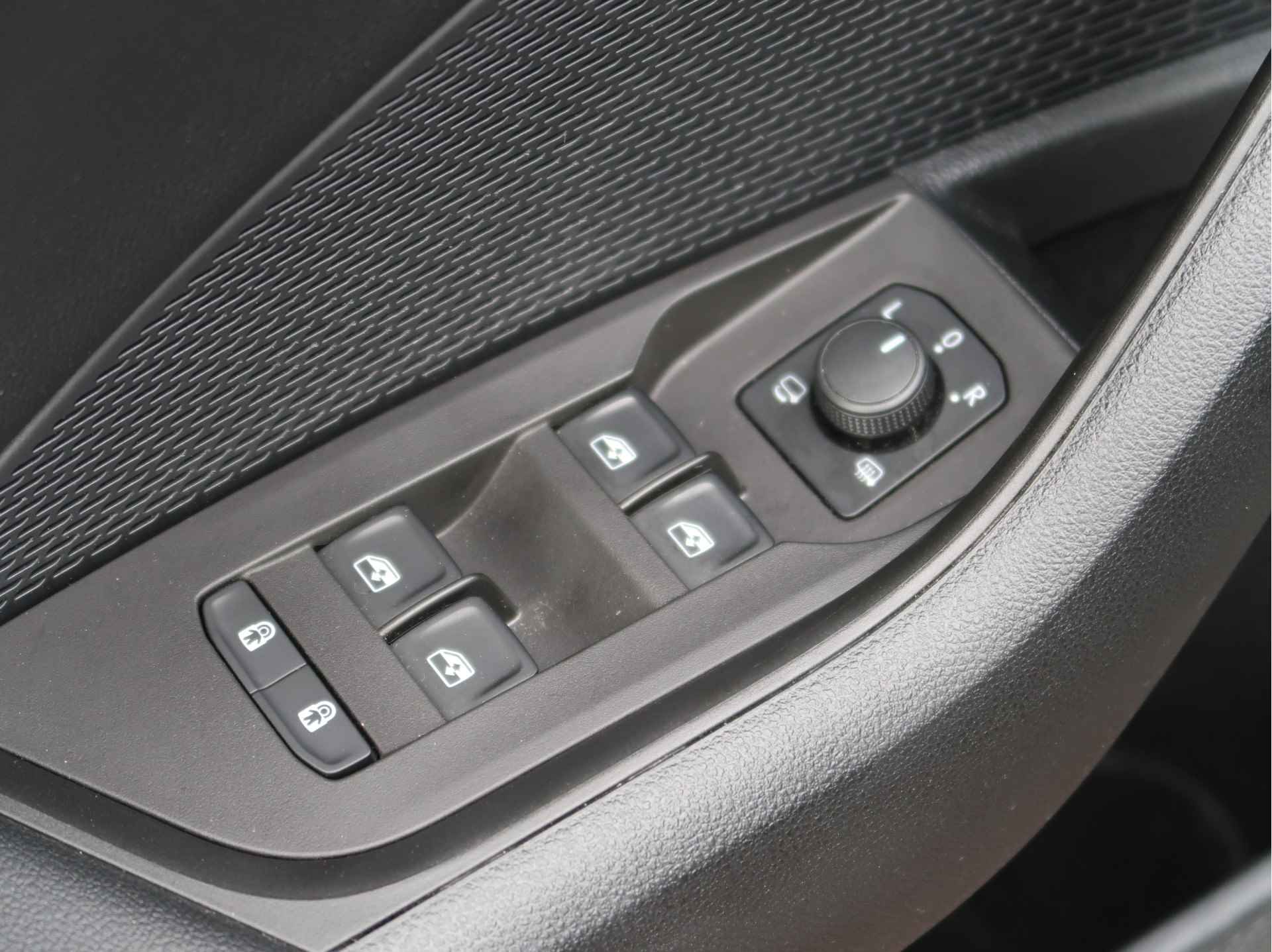 Škoda Octavia Combi 1.4 TSI iV PHEV Business Edition Plus | head-up | memory | virtual | - 28/43