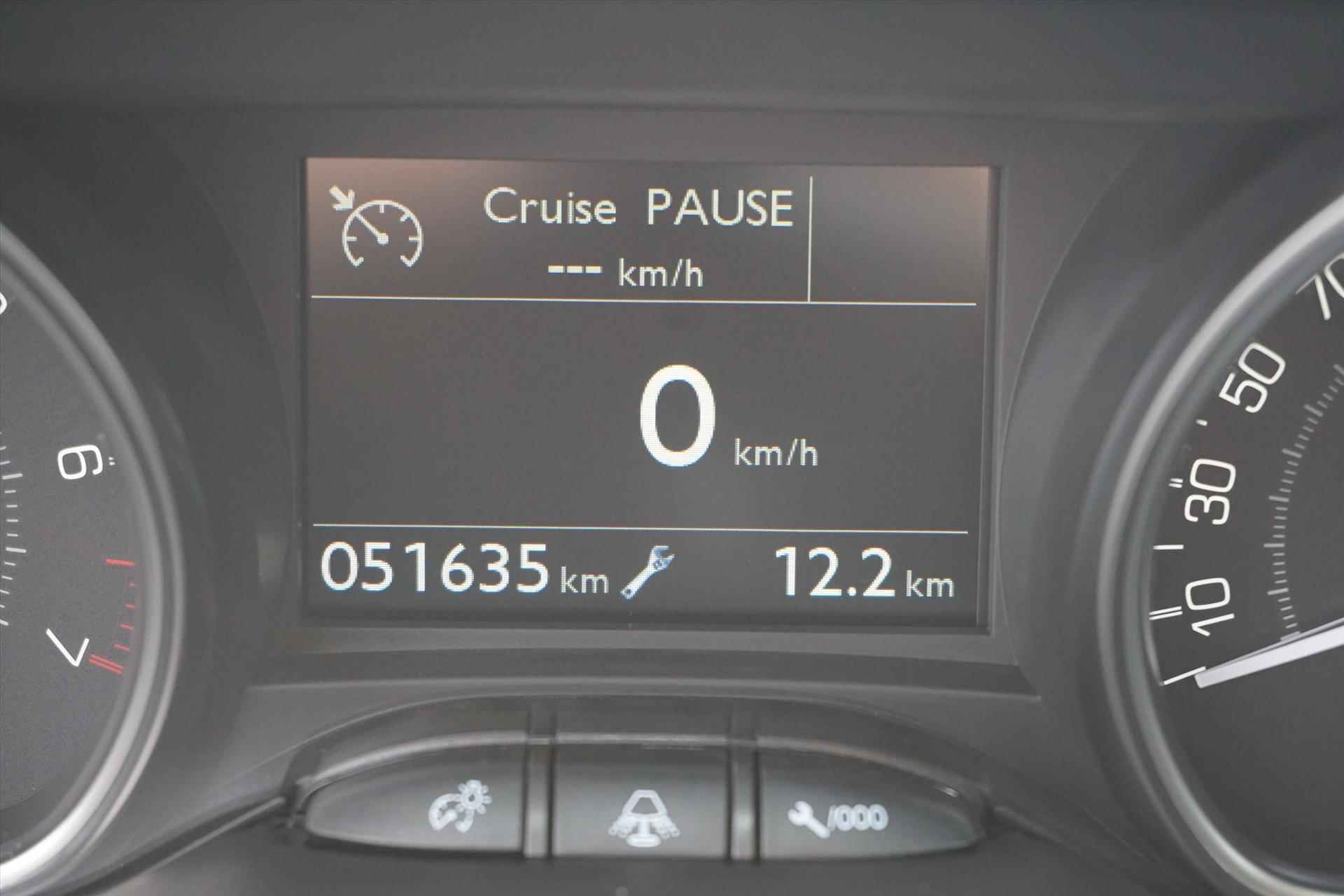 Peugeot 2008 1.2 VTI 110PK PureTech Allure / Panoramadak / Navigatie / Climate control / Achteruitrij Camera / Cruise Control - 12/22