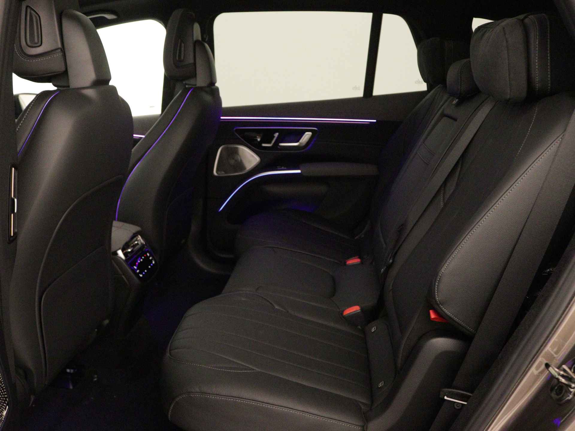 Mercedes-Benz EQS SUV 450 4MATIC AMG Line 7p 118 kWh Nightpakket | Trekhaak | Premium pakket | DIGITAL LIGHT | USB-pakket plus | Burmester® 3D-surround sound system | Rijassistentiepakket Plus | Head-up display | - 5/42