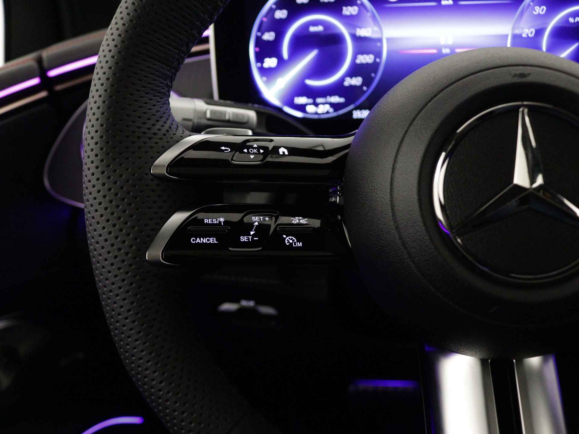 Mercedes-Benz EQS SUV 450 4MATIC AMG Line 7p 118 kWh Nightpakket | Trekhaak | Premium pakket | DIGITAL LIGHT | USB-pakket plus | Burmester® 3D-surround sound system | Rijassistentiepakket Plus | Head-up display | - 19/42