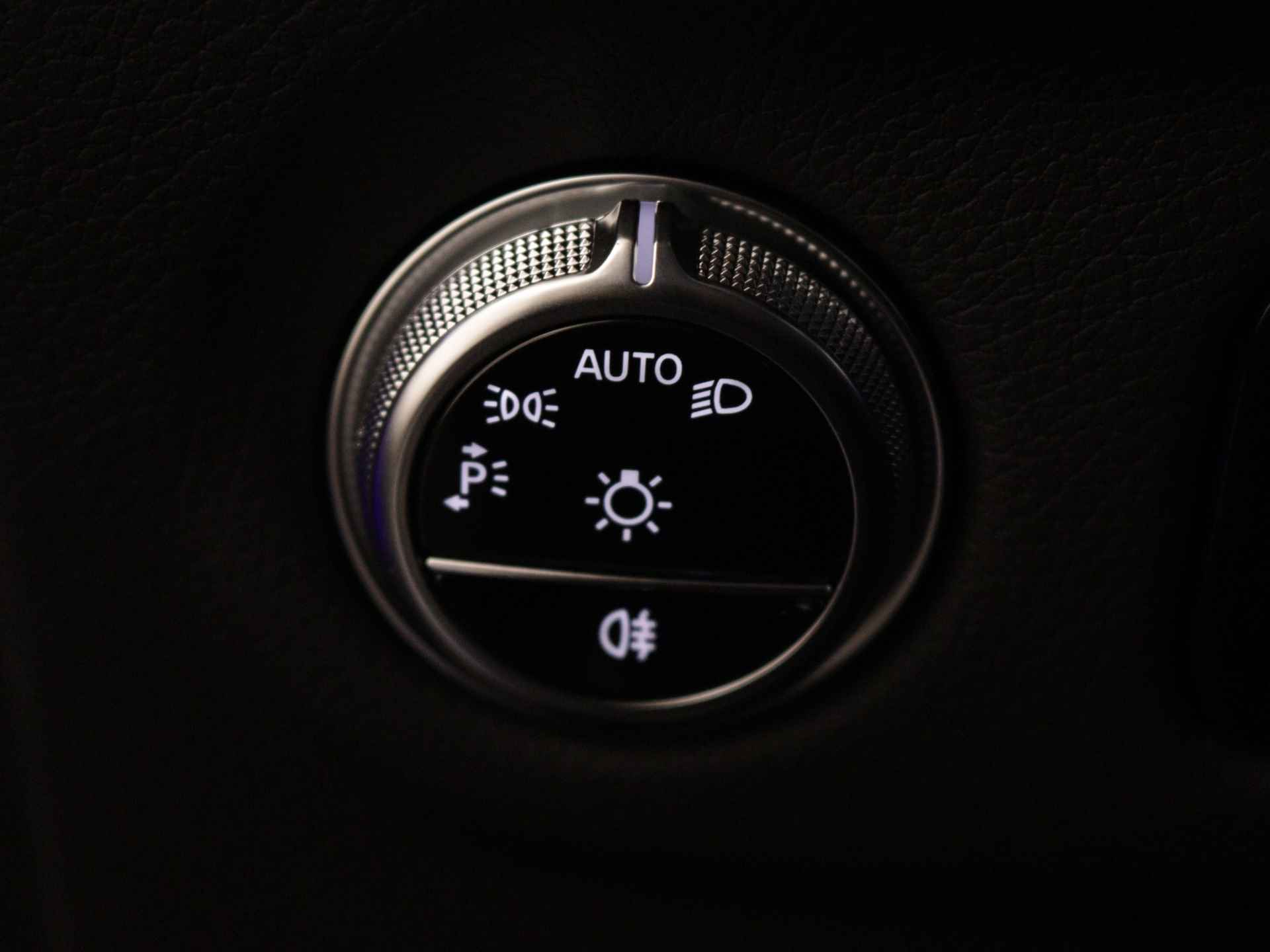 Mercedes-Benz EQS SUV 450 4MATIC AMG Line 7p 118 kWh Nightpakket | Trekhaak | Premium pakket | DIGITAL LIGHT | USB-pakket plus | Burmester® 3D-surround sound system | Rijassistentiepakket Plus | Head-up display | - 28/42