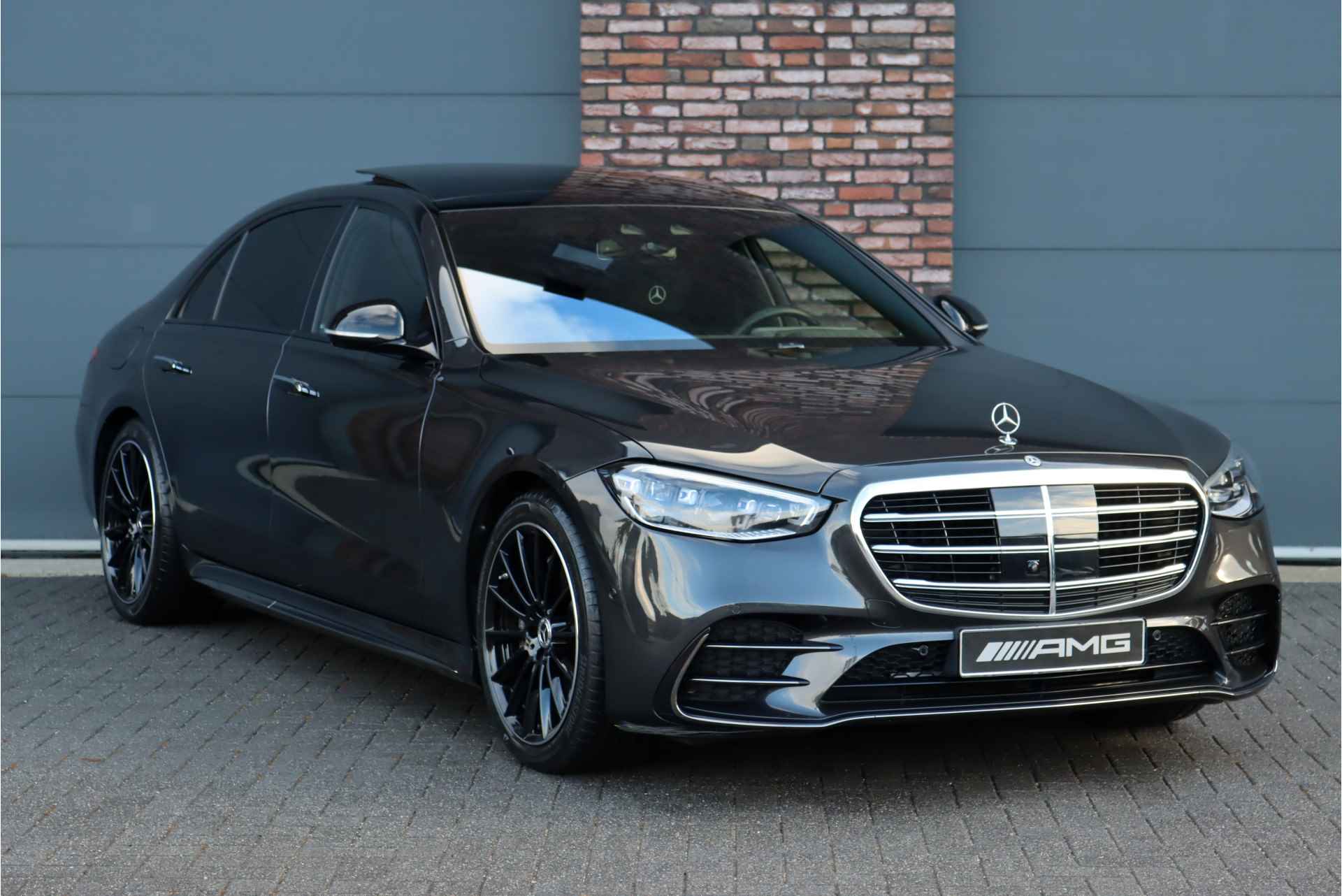 Mercedes-Benz S-Klasse 580 e 4MATIC Lang AMG Line Aut9 | Airmatic | Chauffeurspakket | Koelbox | Massage V+A | MBUX Tablet | Burmester High End | Vlakkenverwarming | Zonweringspakket | Luchtreinigingspakket | - 4/39