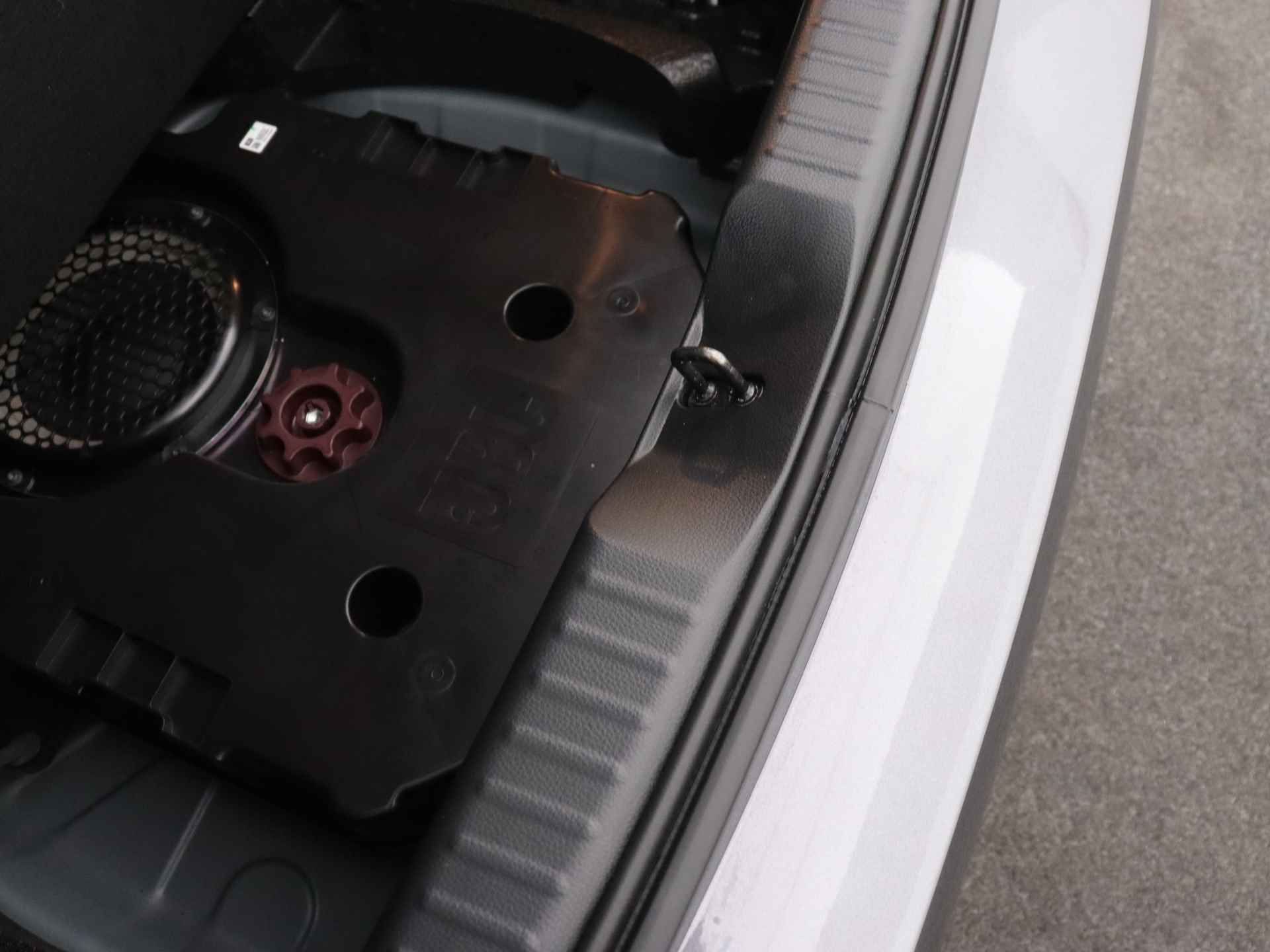 Toyota Aygo X 1.0 VVT-i MT Undercover by Jun Takahashi Limited | Navigatie | JBL | Camera | Half leder | Stoelverwarming | LM velgen | Parkeersensoren | - 39/44