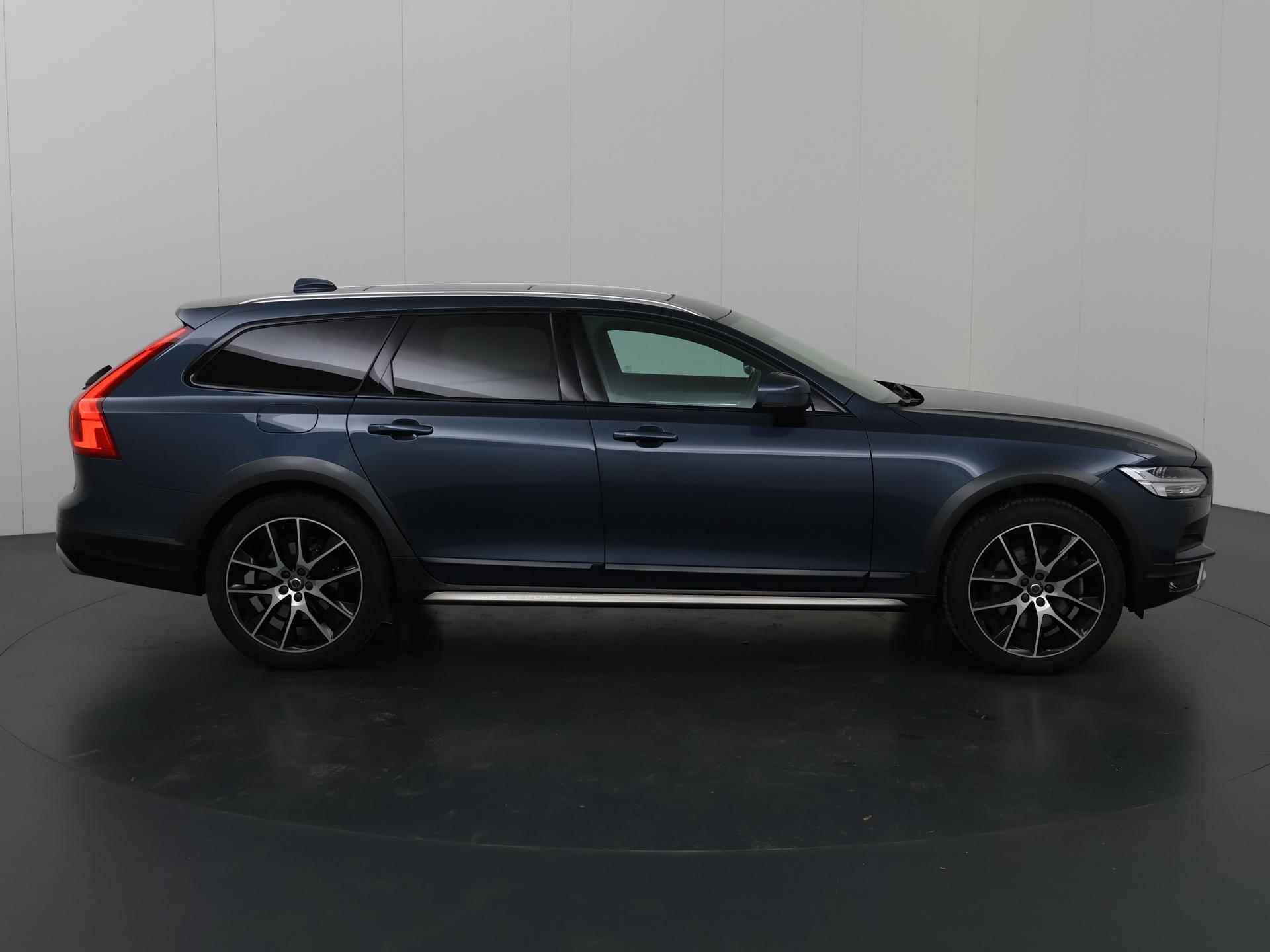 Volvo V90 Cross Country 2.0 T5 | 1e Eigenaar | Trekhaak | Panoramadak | Apple Carplay | Virtual cockpit | Cruise Control Adaptief | - 7/40