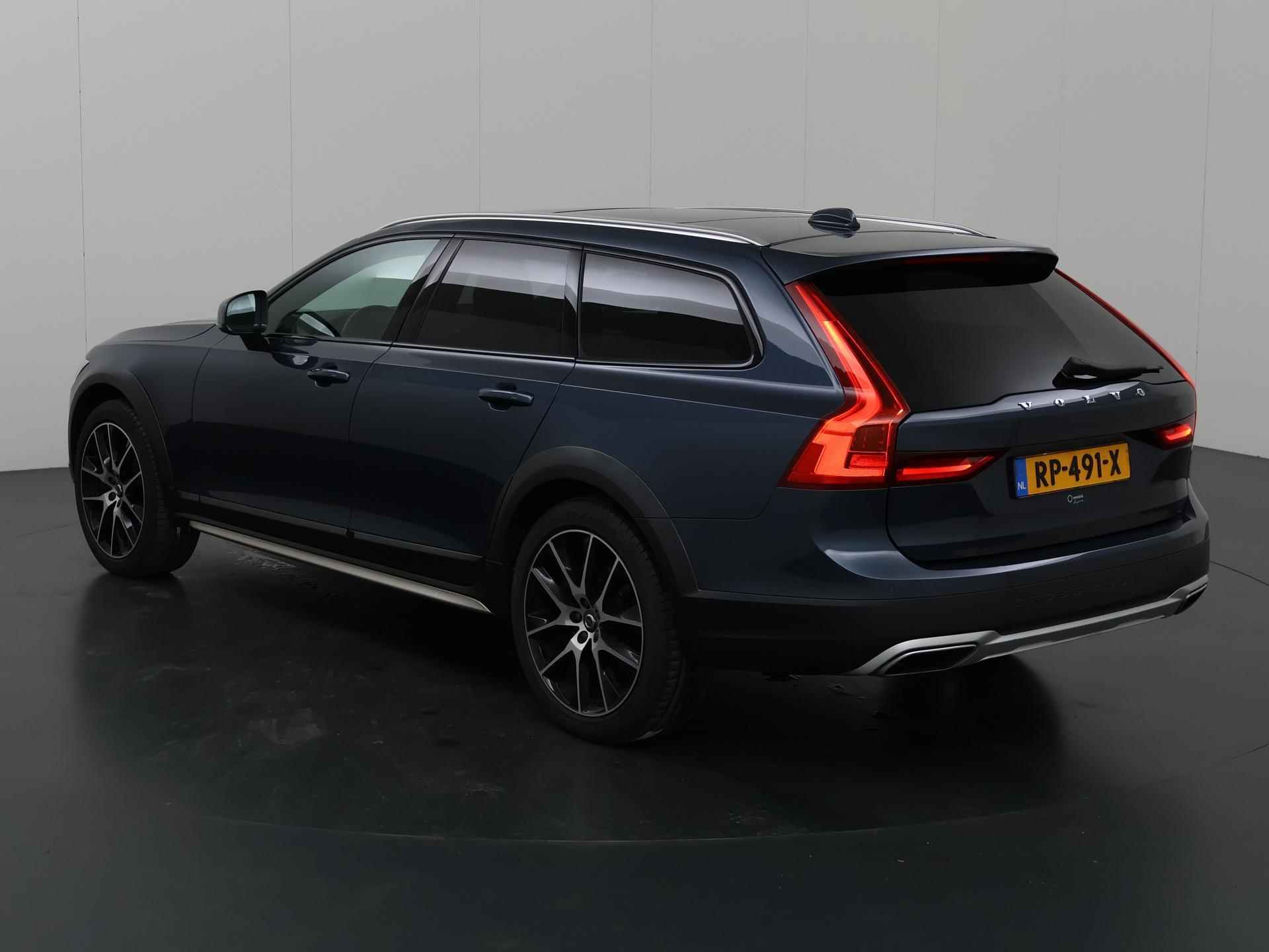 Volvo V90 Cross Country 2.0 T5 | 1e Eigenaar | Trekhaak | Panoramadak | Apple Carplay | Virtual cockpit | Cruise Control Adaptief | - 23/40