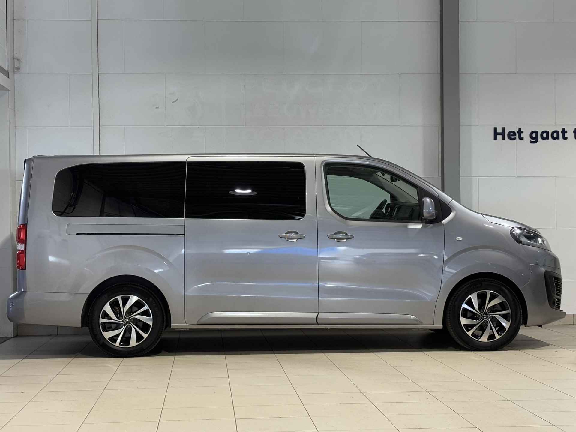 Peugeot e-Traveller Long L3 Shine Pack EV 50kWh 136pk AUTOMAAT | 8-PERSOONS | PANODAK | NAVI | XENON | LEDER | KEYLESS | CAMERA | HANDSFREE SCHUIFDEUREN | LM-VELGEN | CLIMA | - 12/68