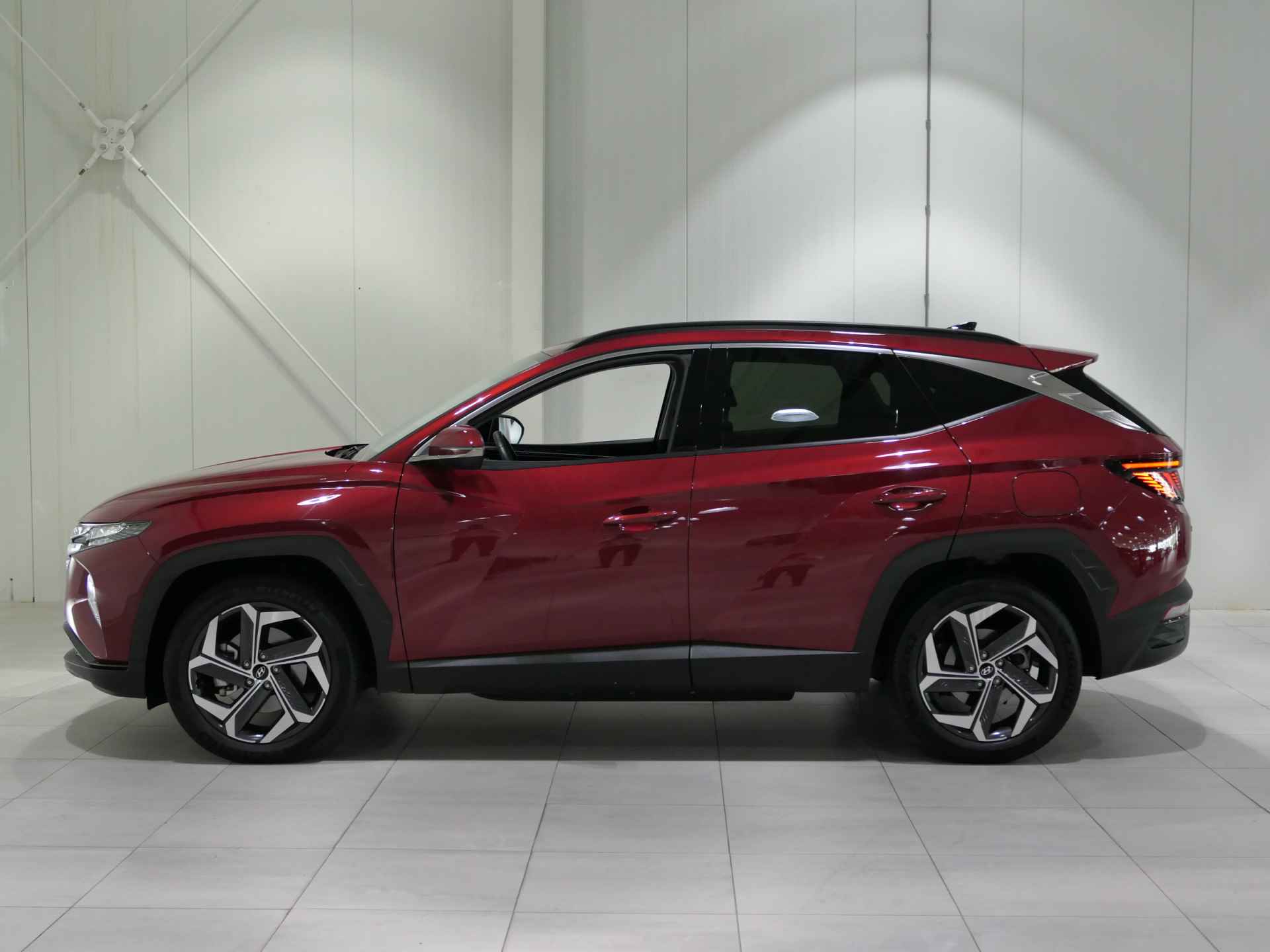 Hyundai Tucson 1.6 T-GDI PHEV Comfort Smart 4WD | Navigatie | Camera | Climate Control | Lichtmetalen Velgen | - 5/38