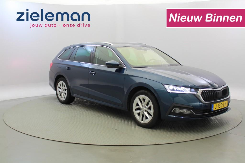 SKODA Octavia 1.5 TSI Combi First Edition 150PK - Carplay, Panorama, Stoelverw