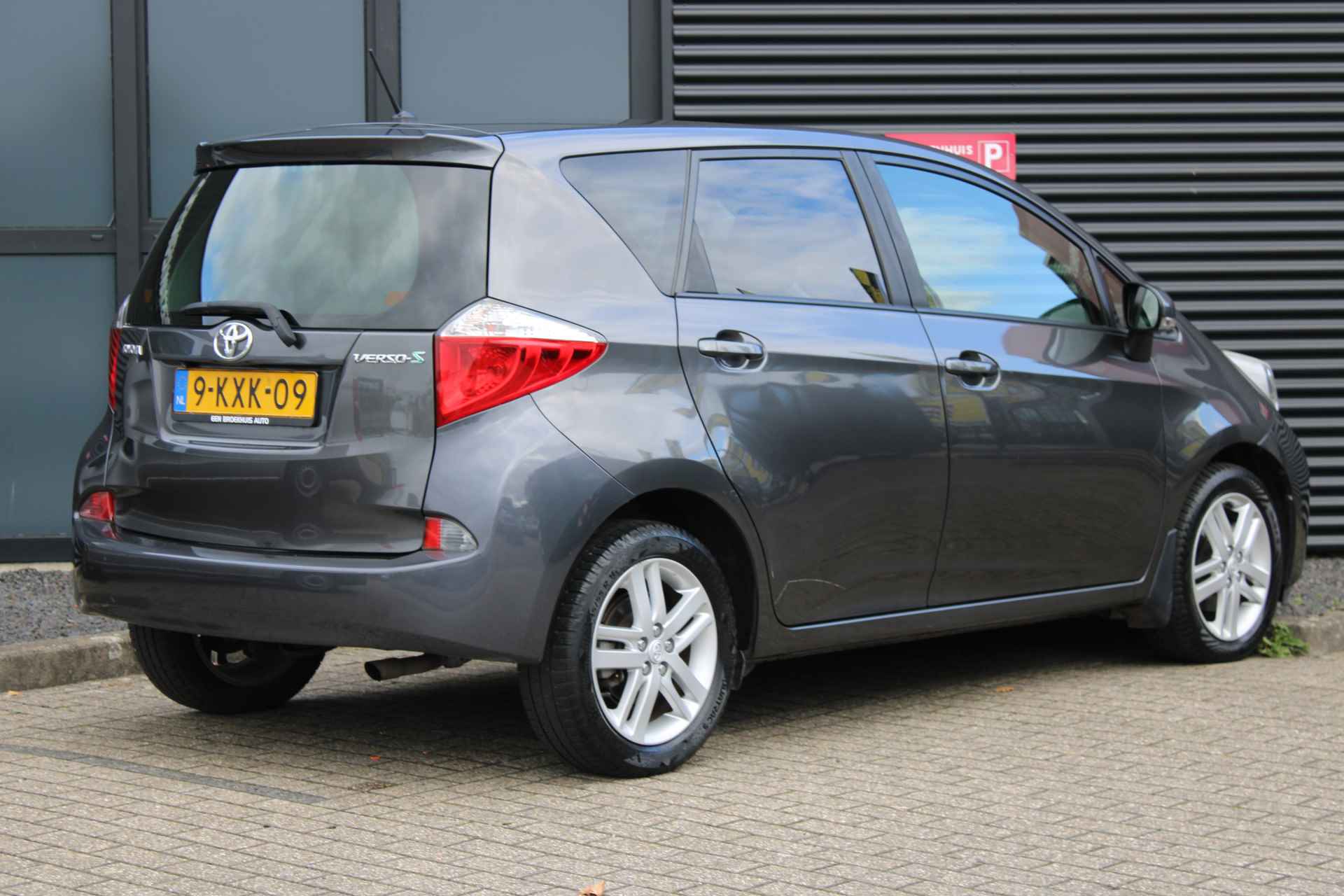 Toyota Verso-S 1.3 VVT-i Dynamic AUTOMAAT / All Season / Camera / Keyless / Climate Control / 16'' LMV / Bluetooth / '' vraag een vrijblijvende offerte aan '' - 4/31