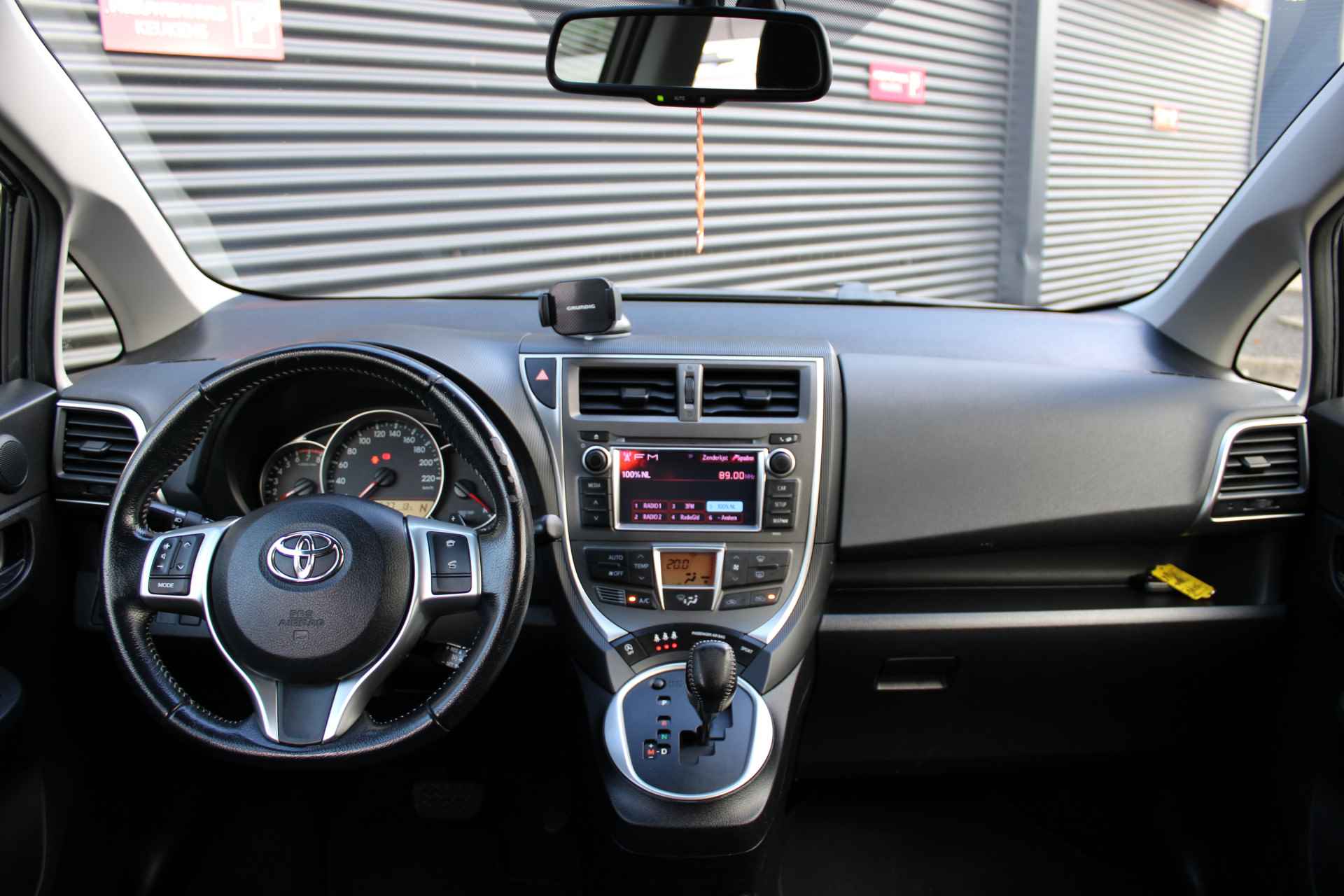 Toyota Verso-S 1.3 VVT-i Dynamic AUTOMAAT / All Season / Camera / Keyless / Climate Control / 16'' LMV / Bluetooth / '' vraag een vrijblijvende offerte aan '' - 5/31