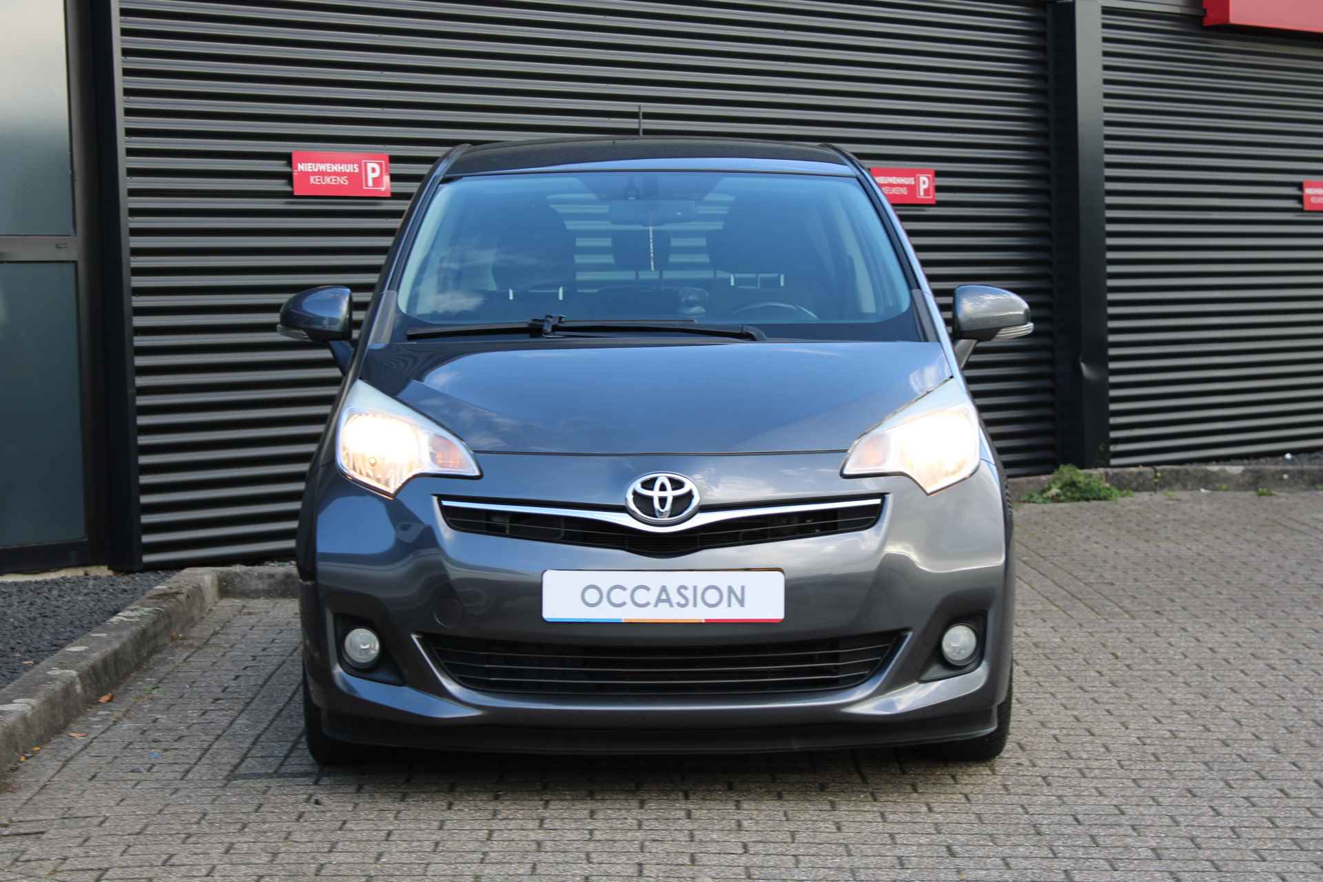 Toyota Verso-S 1.3 VVT-i Dynamic AUTOMAAT / All Season / Camera / Keyless / Climate Control / 16'' LMV / Bluetooth / '' vraag een vrijblijvende offerte aan '' - 13/31