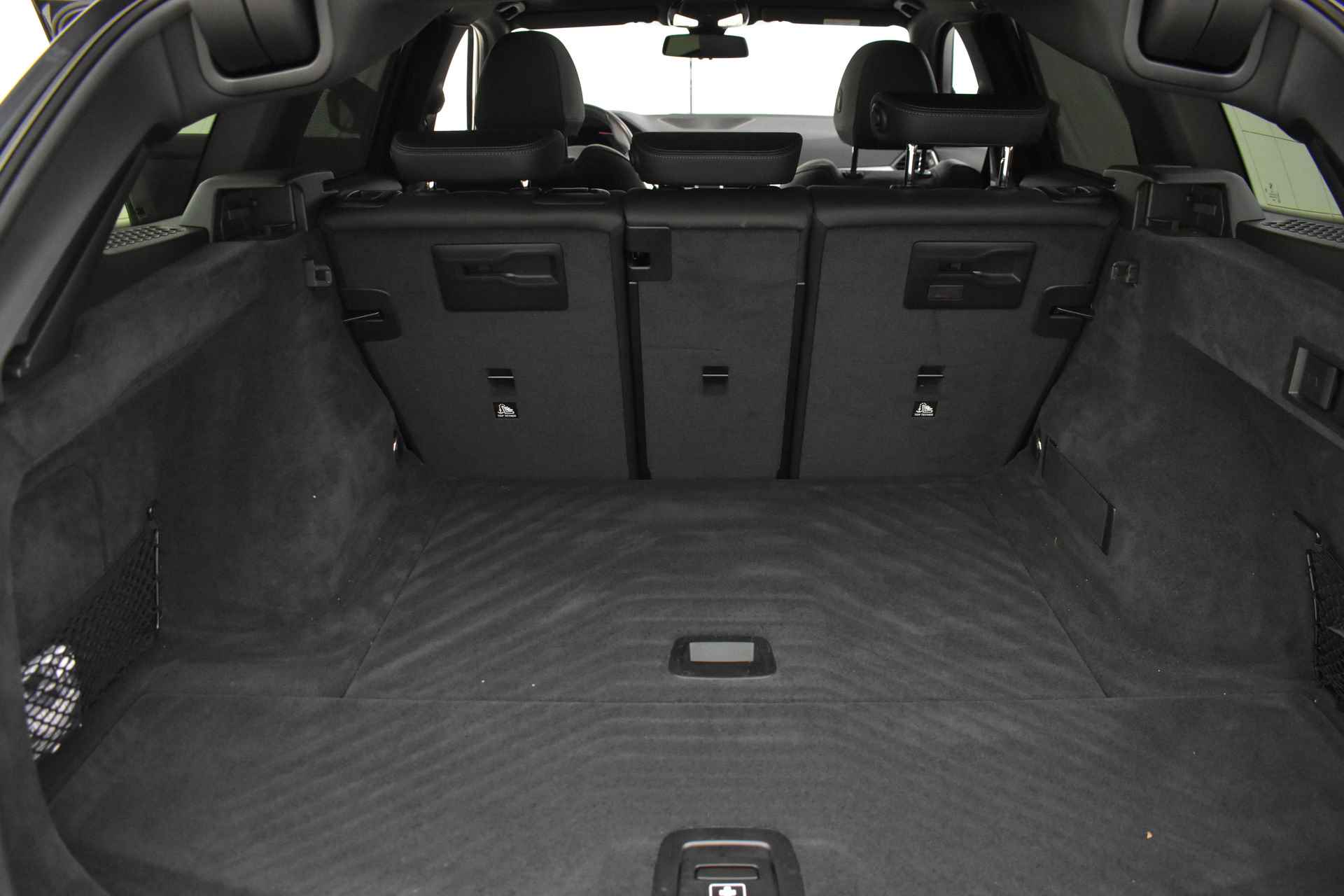 BMW 3 Serie Touring 320i High Executive M Sport Automaat / Panoramadak / Sportstoelen / Stoelverwarming / LED / Parking Assistant /  Live Cockpit Professional / Active Cruise Control - 36/40