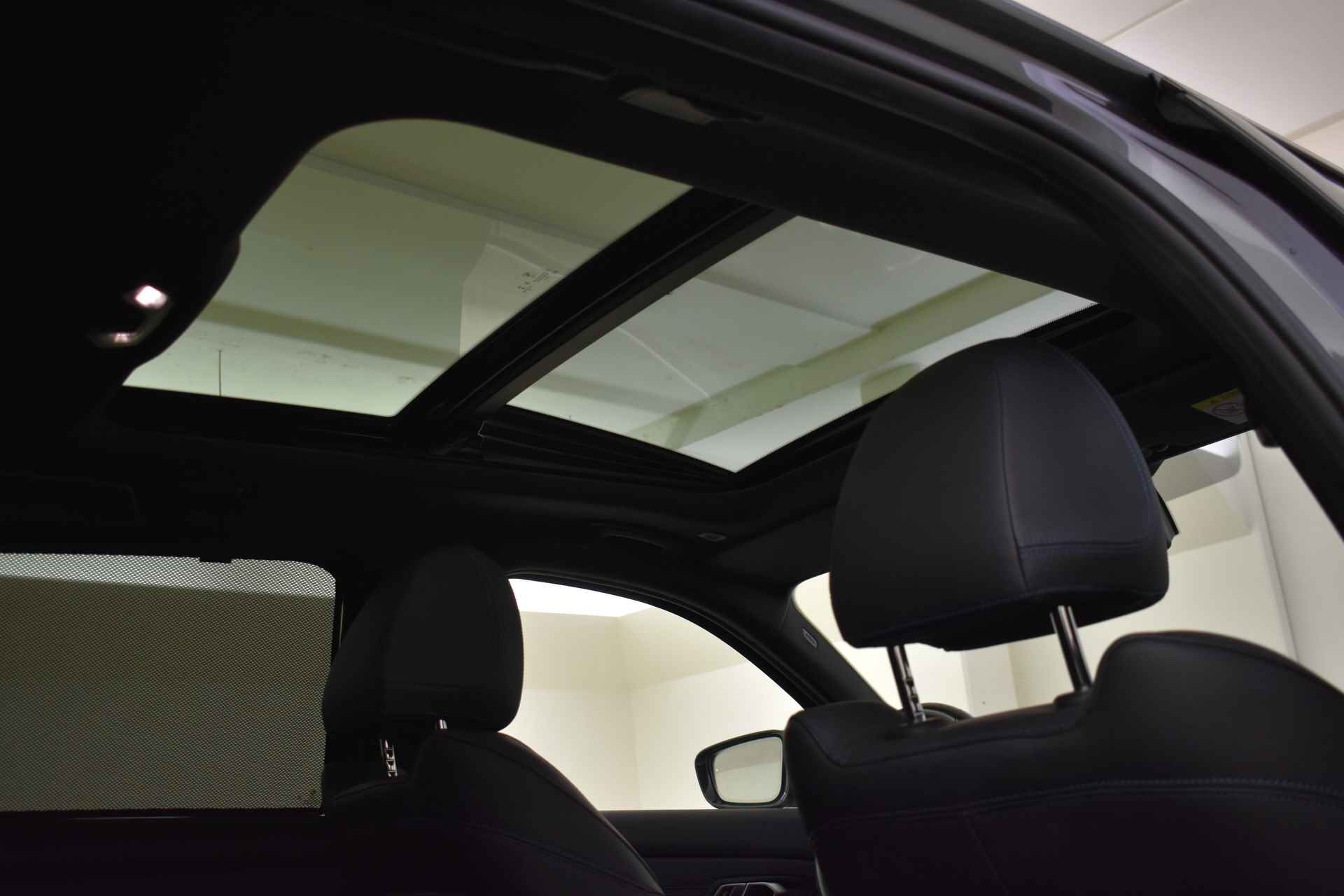 BMW 3 Serie Touring 320i High Executive M Sport Automaat / Panoramadak / Sportstoelen / Stoelverwarming / LED / Parking Assistant /  Live Cockpit Professional / Active Cruise Control - 40/40