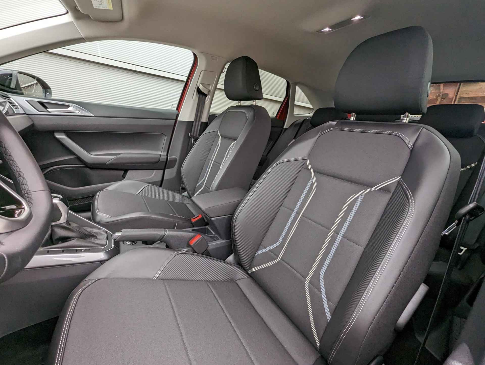 Volkswagen Taigo 1.0 TSI 110pk DSG Style | Comfort Pakket | Digital Cockpit Pro | Multimedia Pakket - 4/34