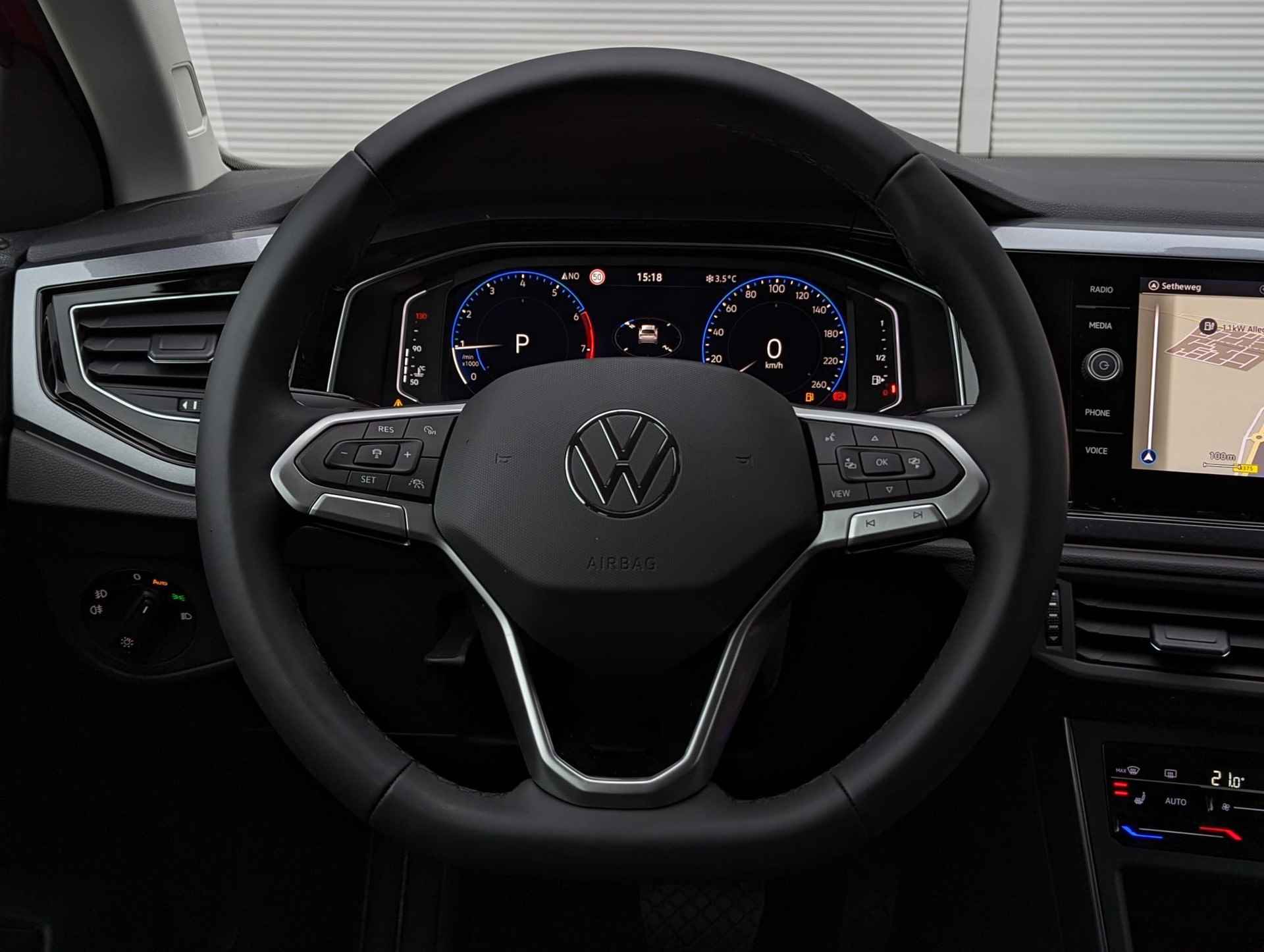 Volkswagen Taigo 1.0 TSI 110pk DSG Style | Comfort Pakket | Digital Cockpit Pro | Multimedia Pakket - 16/34