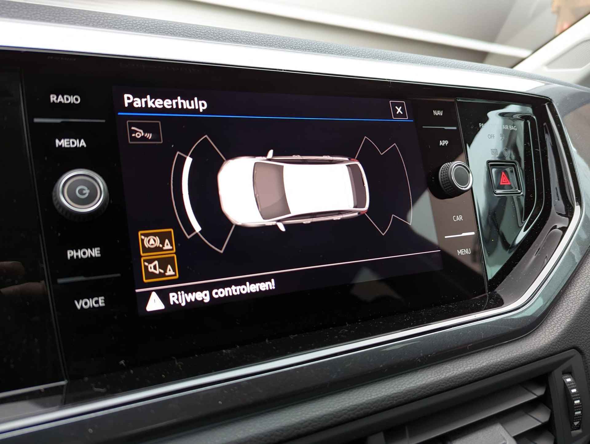 Volkswagen Taigo 1.0 TSI 110pk DSG Style | Comfort Pakket | Digital Cockpit Pro | Multimedia Pakket - 26/34