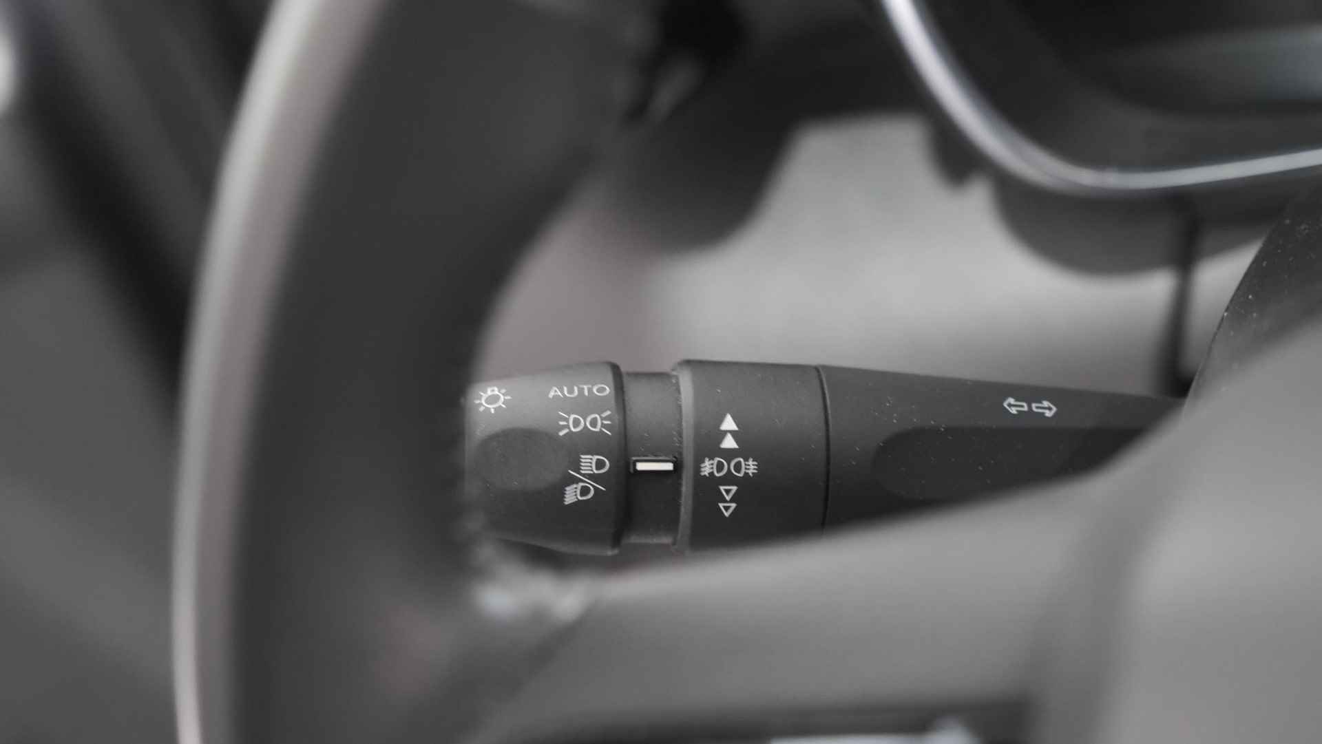 Citroen C3 Aircross PureTech 110 S&S Shine | Camera | Dodehoekdetectie | Panoramadak | Apple Carplay | HIFI Audio | Head-Up Display - 35/59
