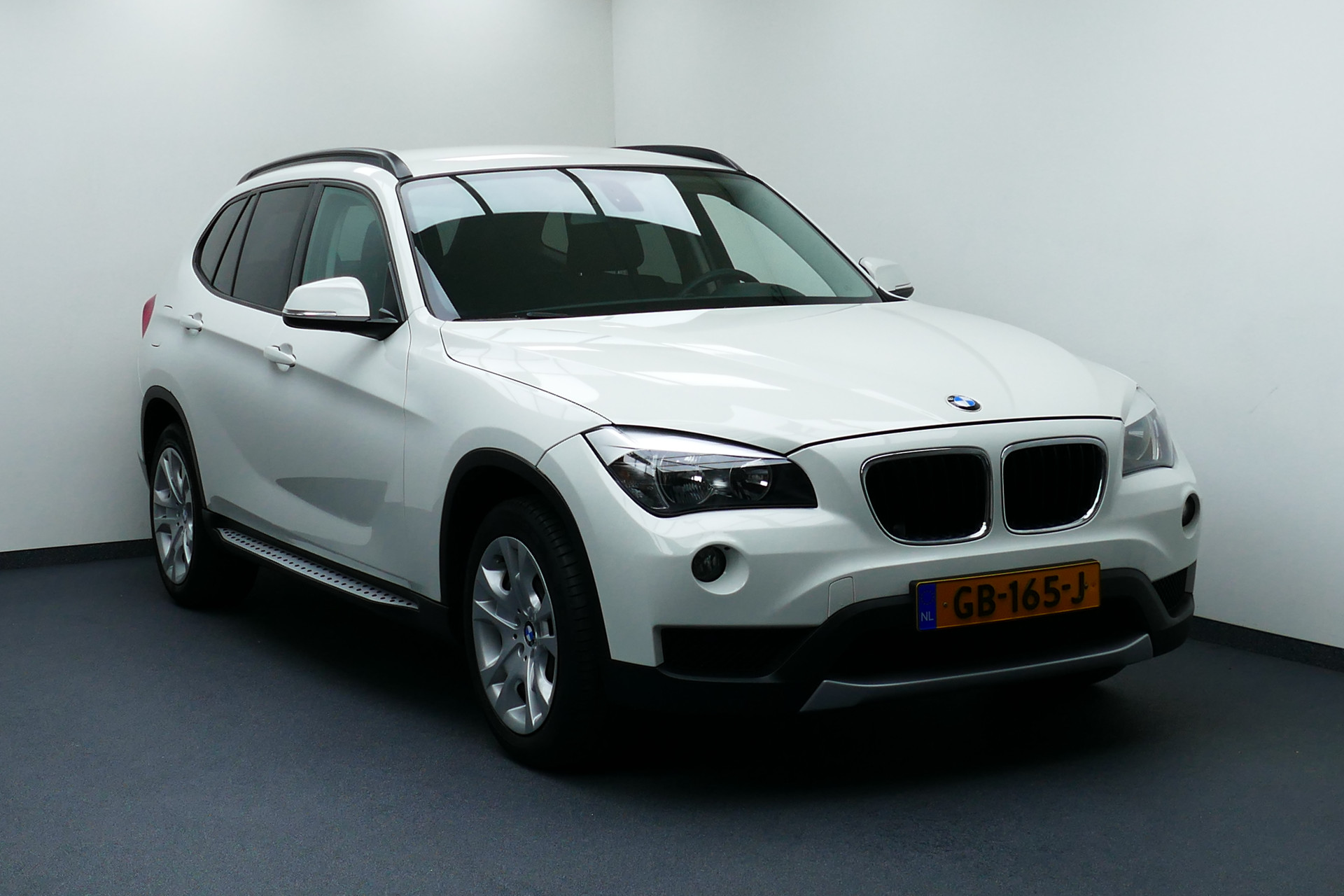 BMW X1 sDrive18i 150PK. Navi, Clima, Stoelverw, Park Sensors, Trekhaak Afn