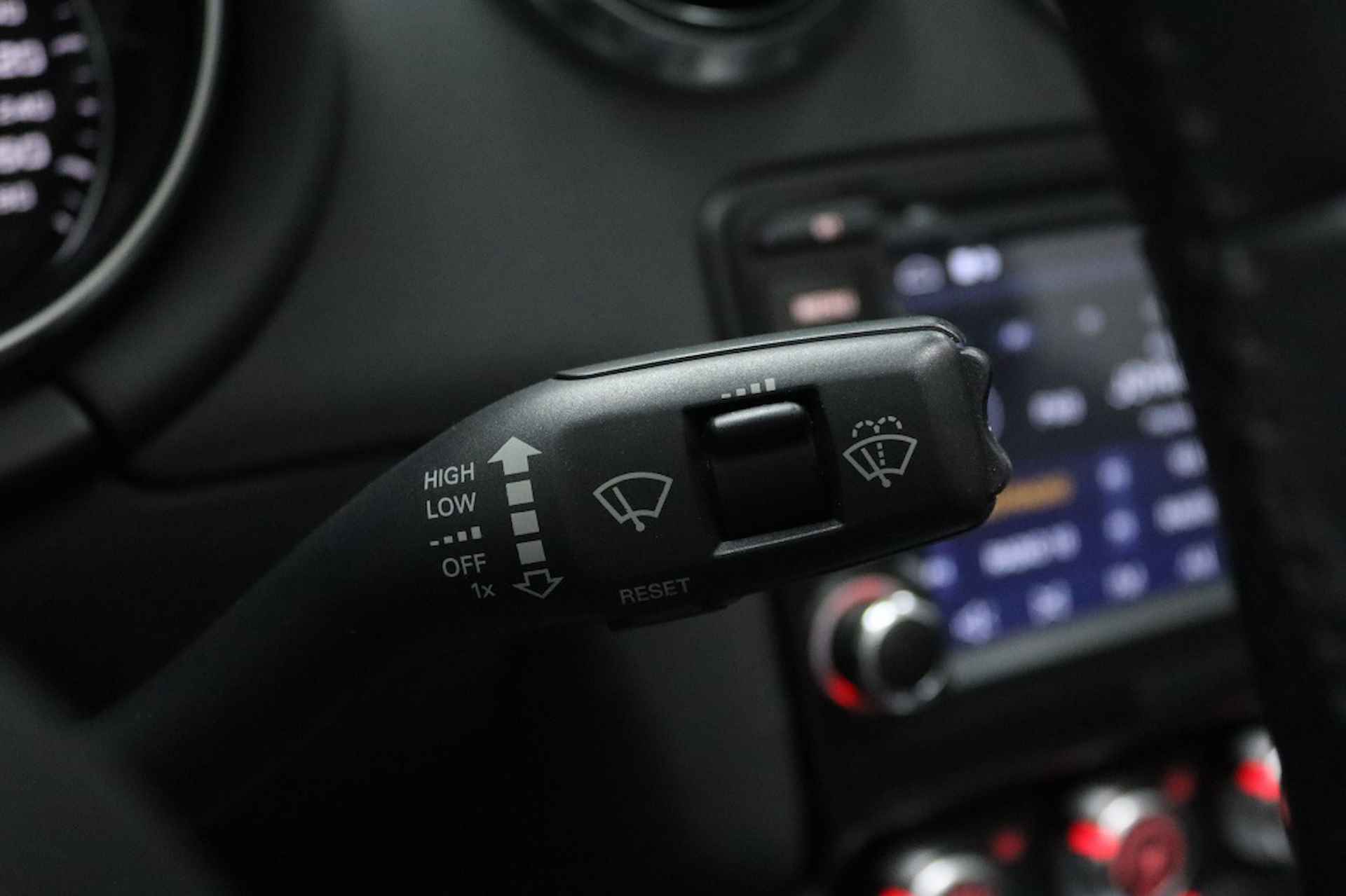 Audi TT Roadster 1.8 TFSI S-Line Competition | Navigatie | Carplay | Prachtig exe - 38/48