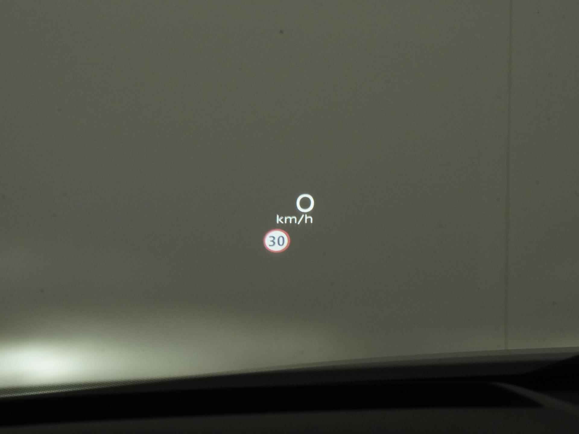 Nissan QASHQAI 1.3 MHEV Premiere Edition | Panoramadak | Head-up | 360 Camera | Trekhaak |  Zondag Open! - 24/39