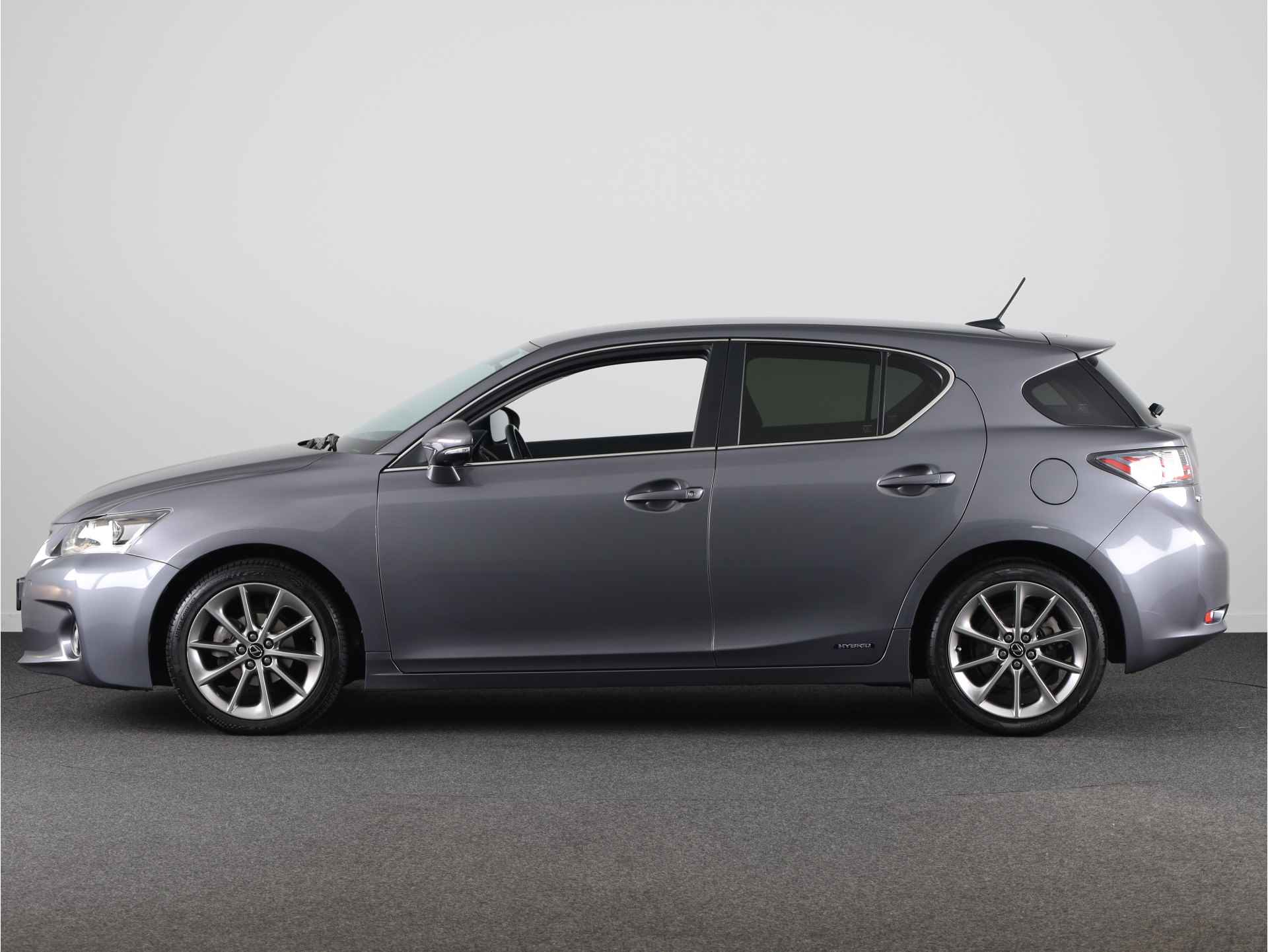 Lexus CT 200h Business Style Limited | Lederen bekleding | Parkeercamera | 17' Velgen | - 4/38