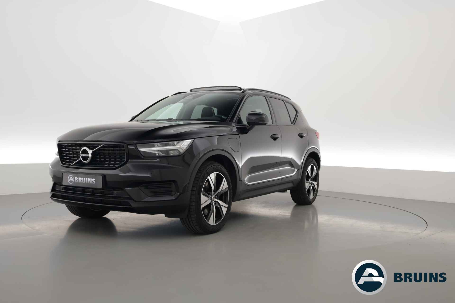 Volvo XC40 1.5 T5 Recharge R-Design | Pano | Stoel en Stuurverw. | Camera | H&K |