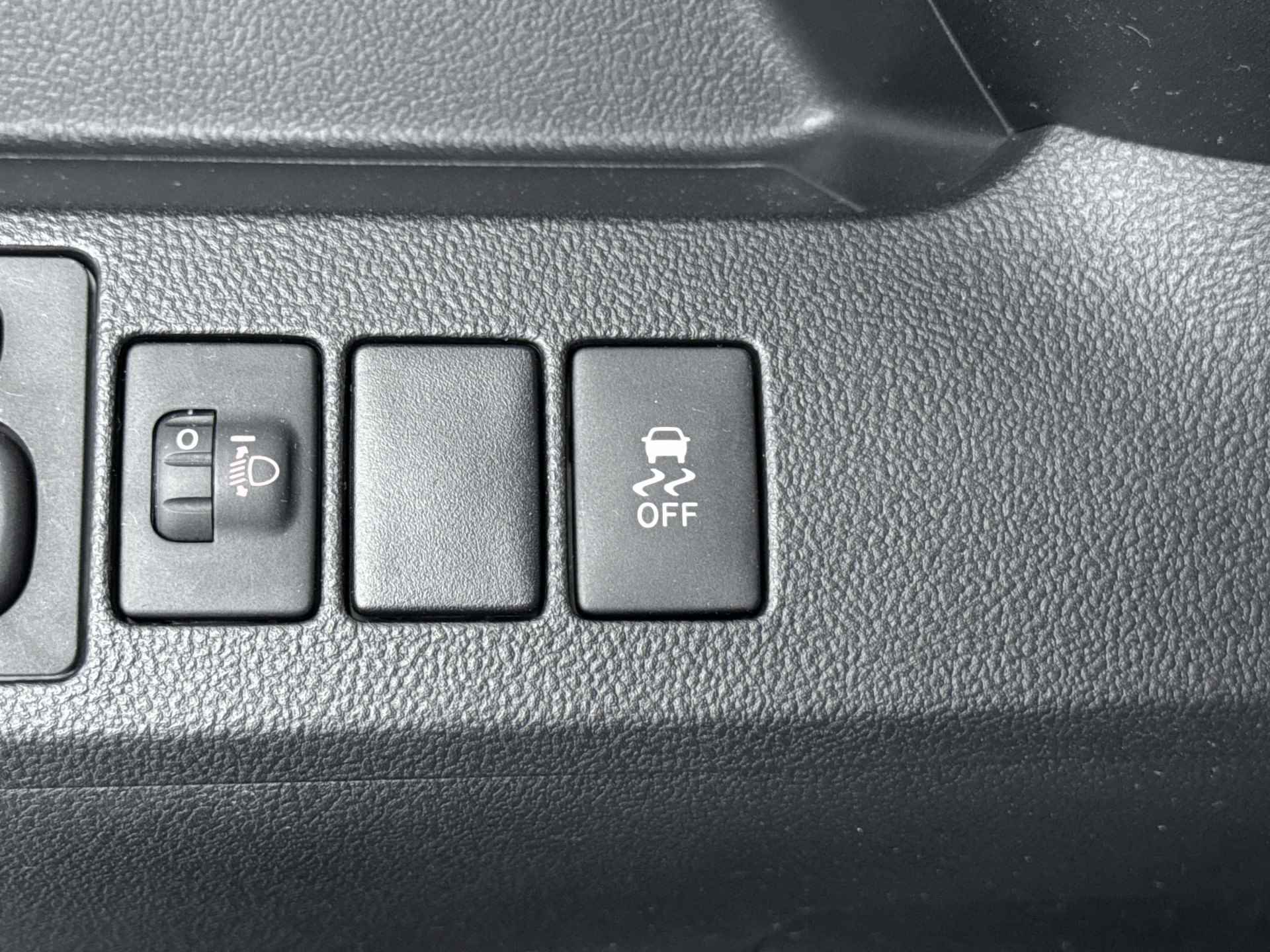 Toyota Verso-S 1.3 VVT-i Aspiration Limited | Navigatiesysteem | Achteruitrijcamera | Panoramadak | Lichtmetalen velgen | - 35/42